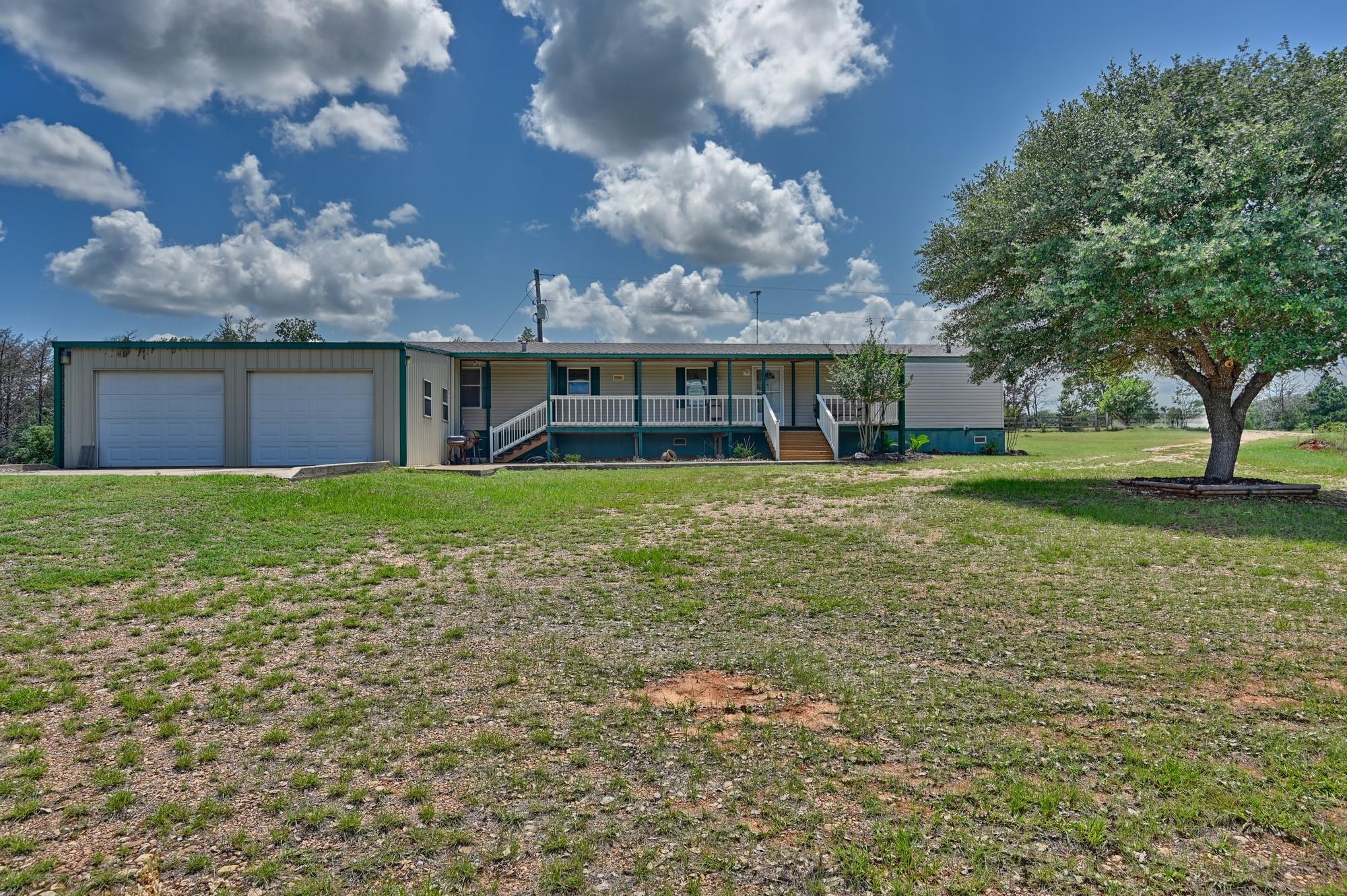 1368 County Road 207, Giddings, TX 78942
