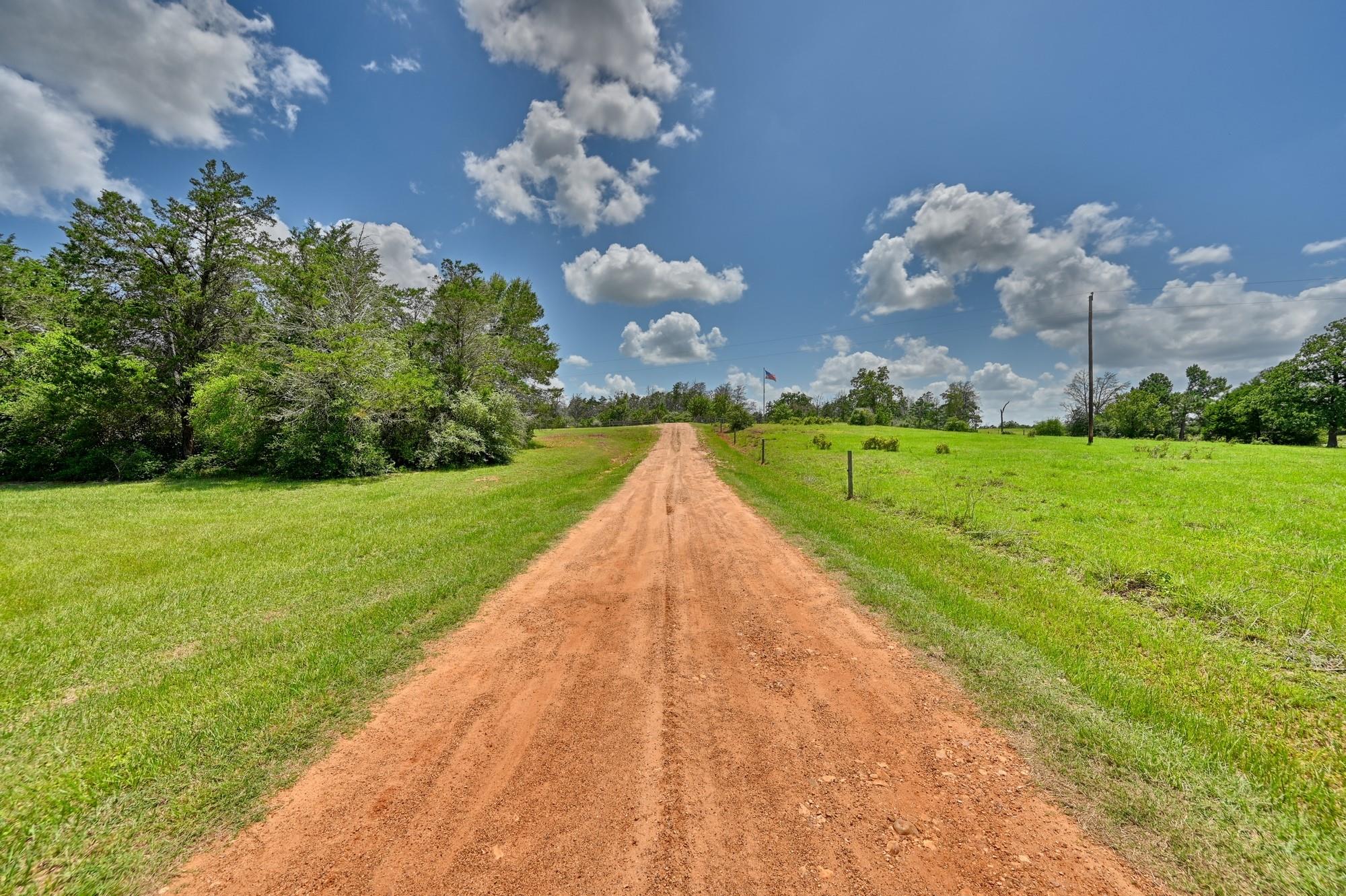 1368 County Road 207, Giddings, TX 78942