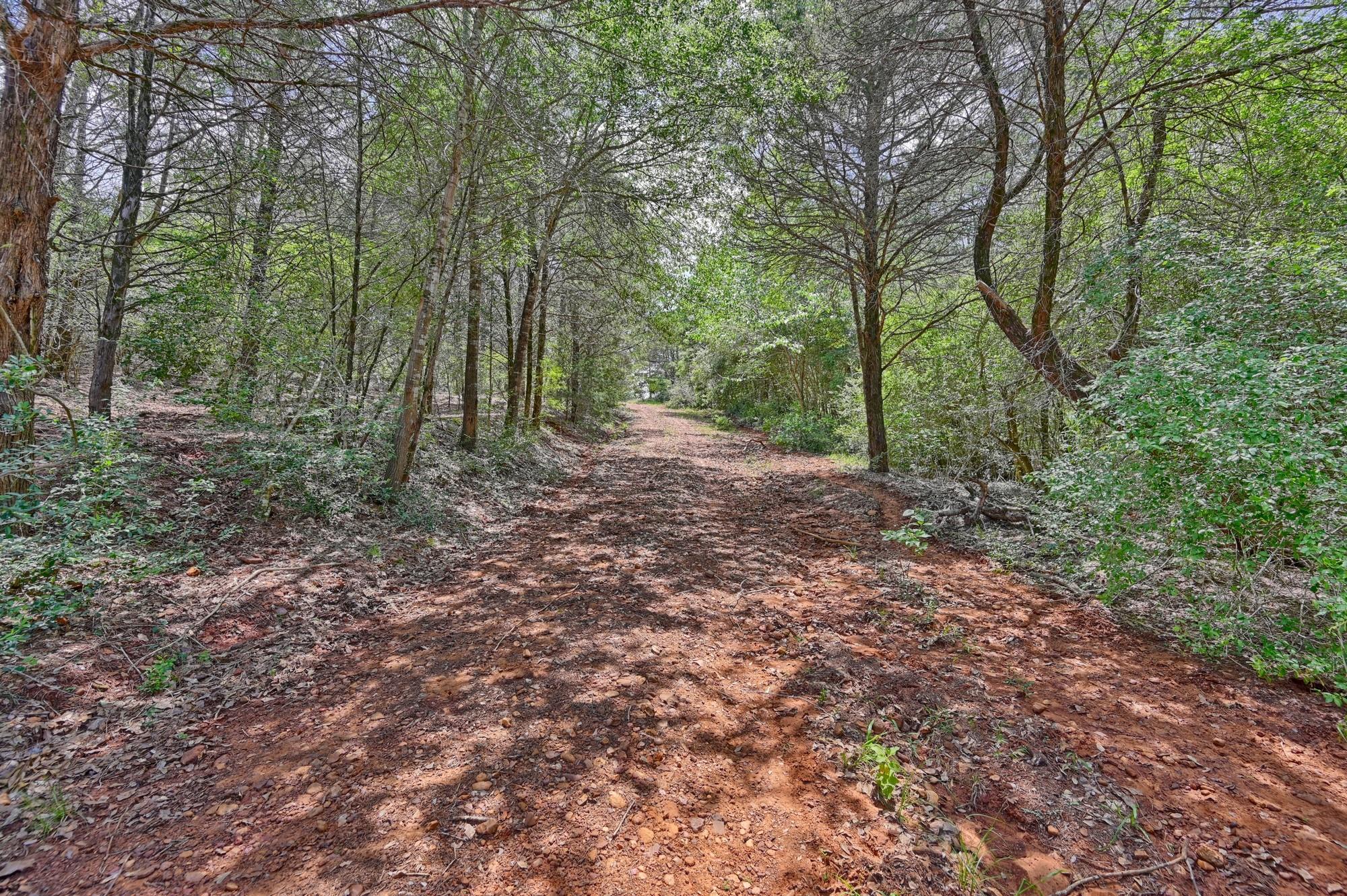 1368 County Road 207, Giddings, TX 78942