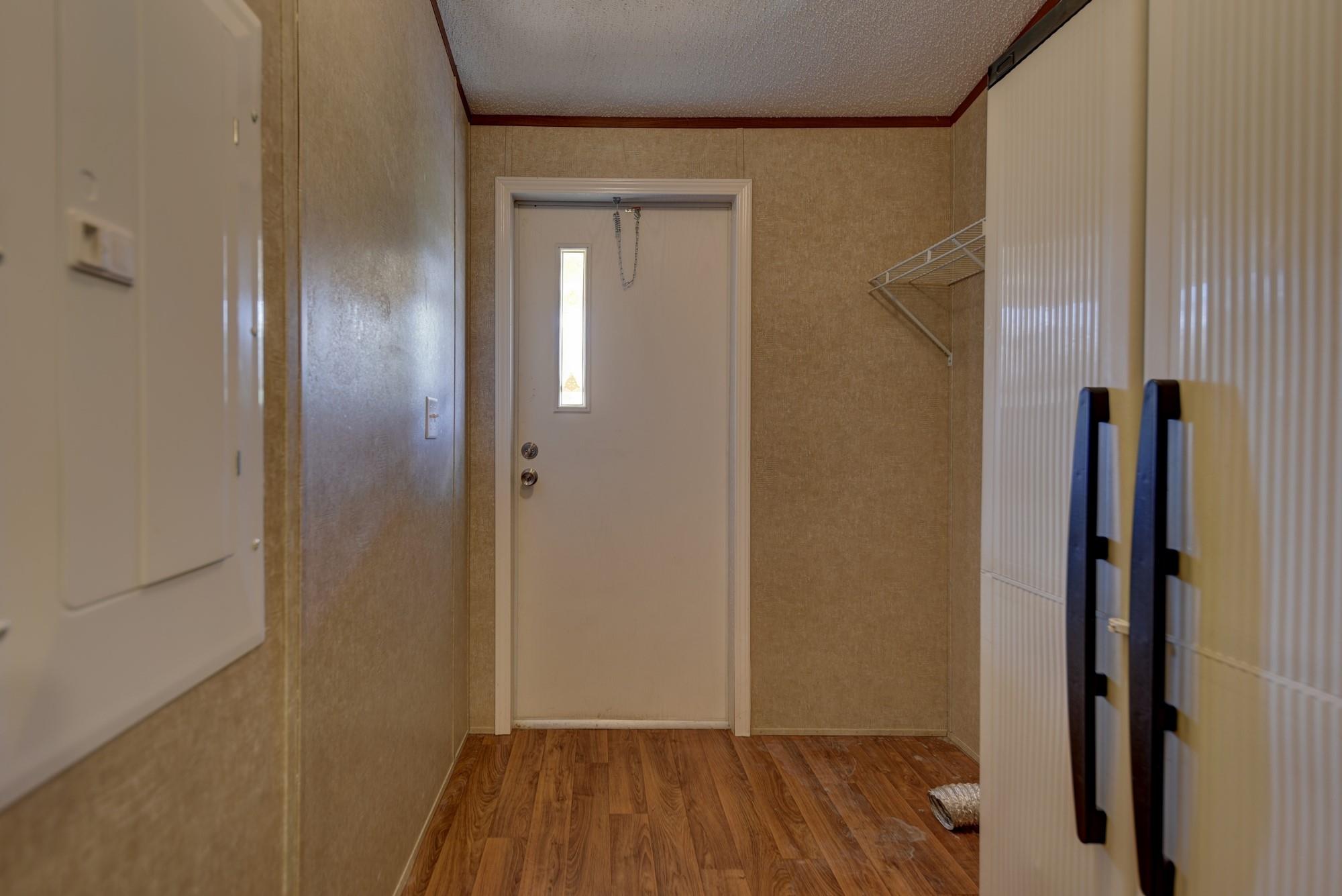 1368 County Road 207, Giddings, TX 78942