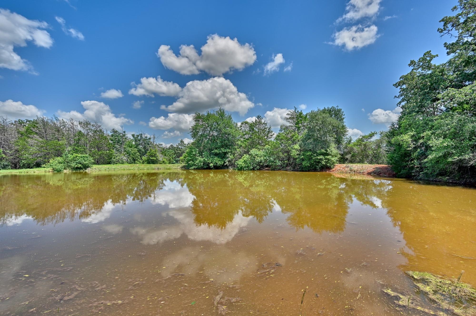 1368 County Road 207, Giddings, TX 78942