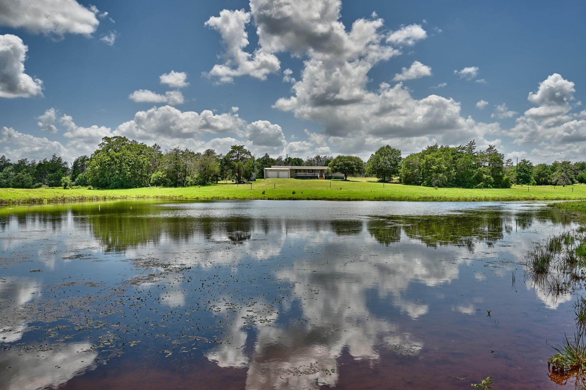 1368 County Road 207, Giddings, TX 78942