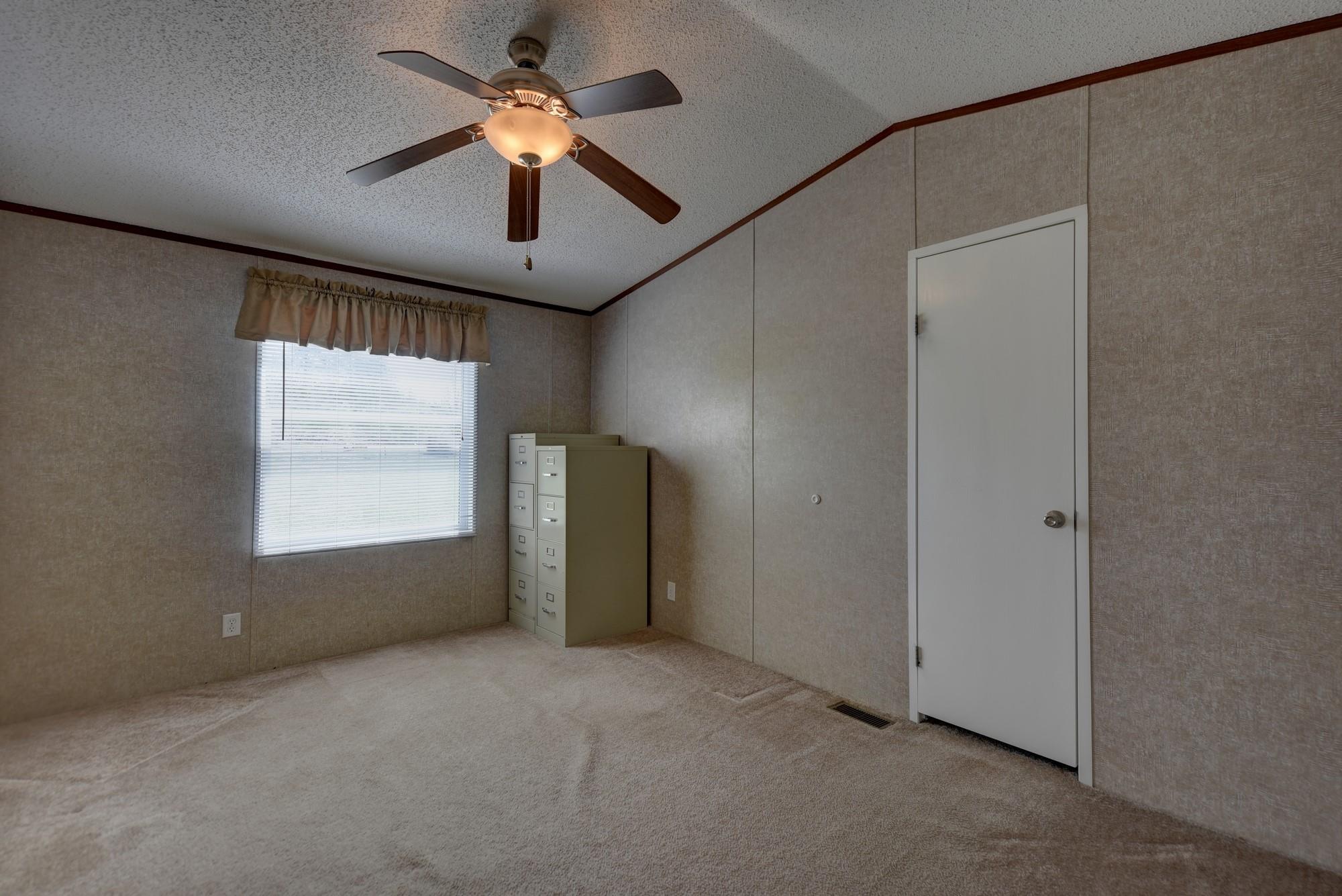 1368 County Road 207, Giddings, TX 78942