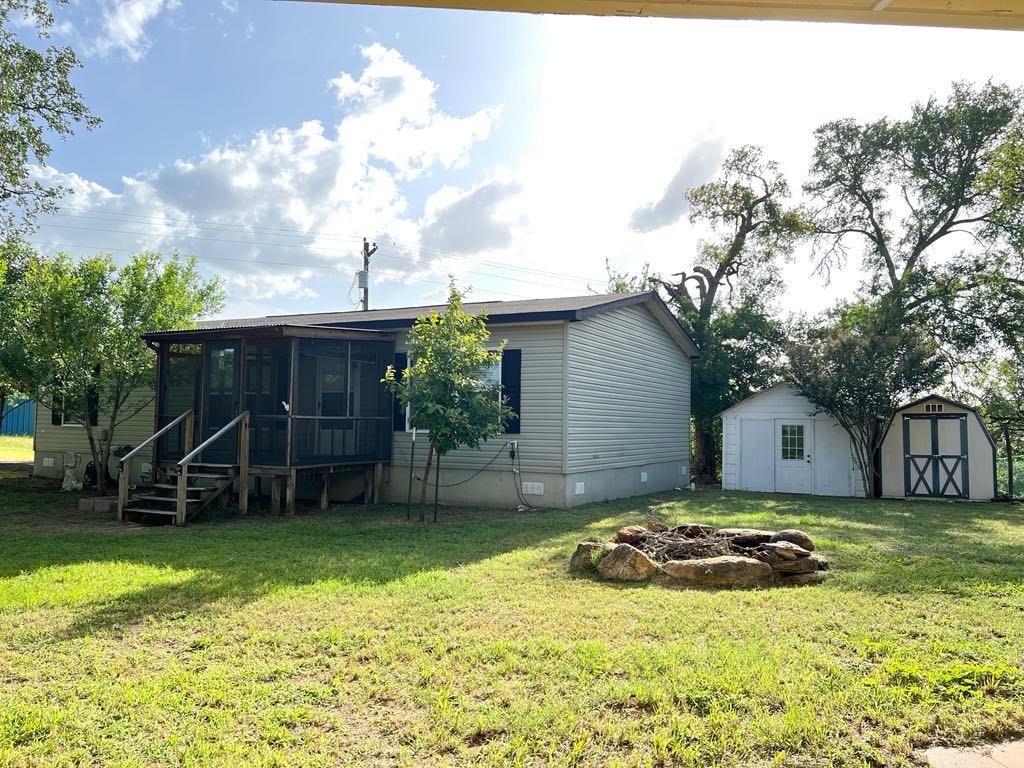 112 S Fitzwilliams Ln, Bastrop, TX 78602