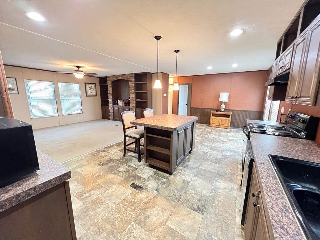 112 S Fitzwilliams Ln, Bastrop, TX 78602