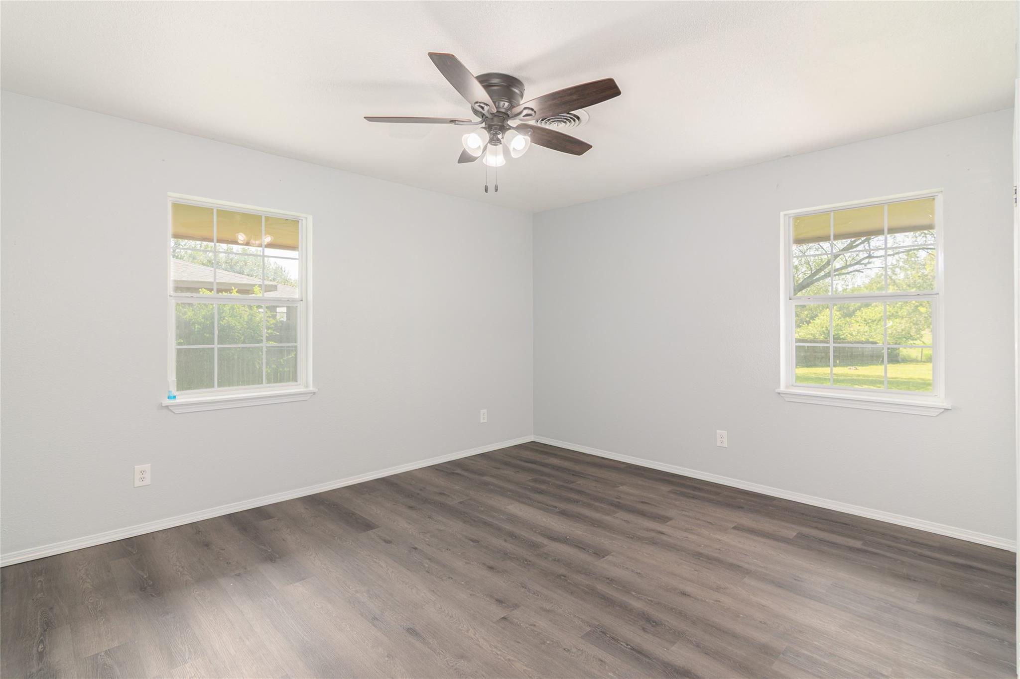 133 Country Acres Dr, Seguin, TX 78155