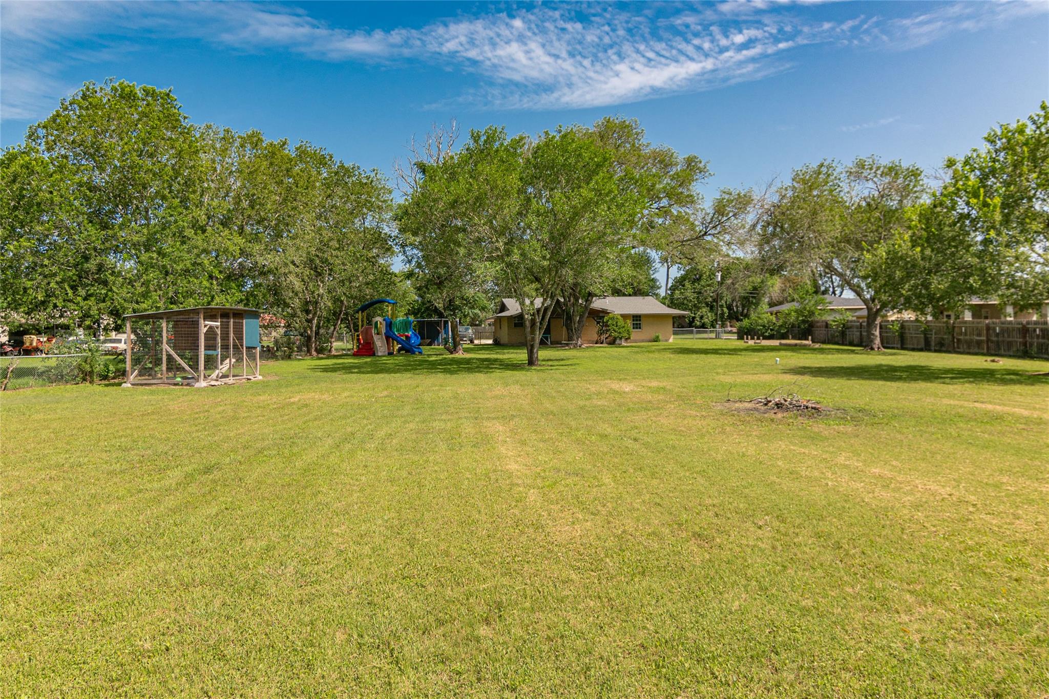 133 Country Acres Dr, Seguin, TX 78155