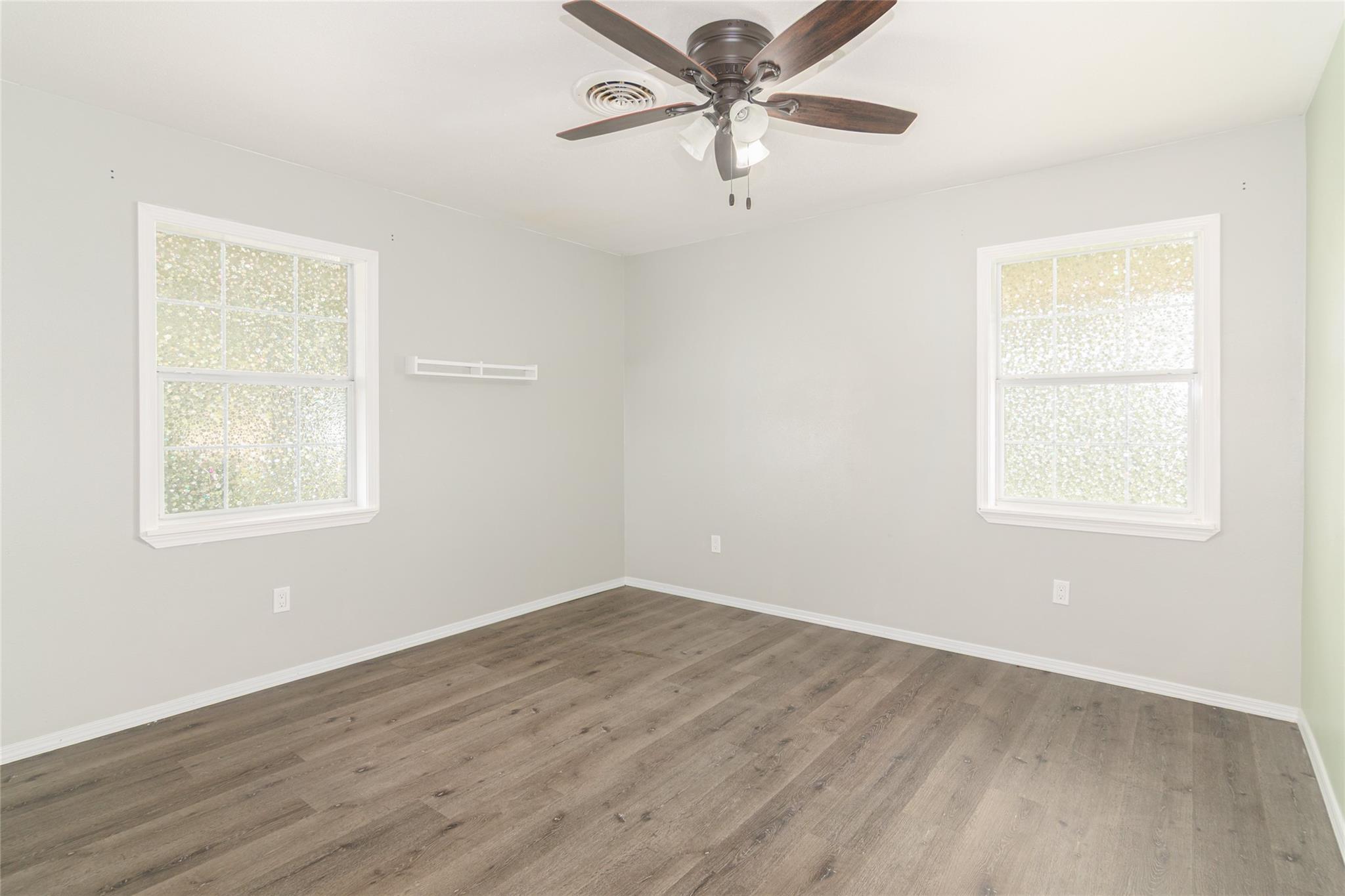 133 Country Acres Dr, Seguin, TX 78155