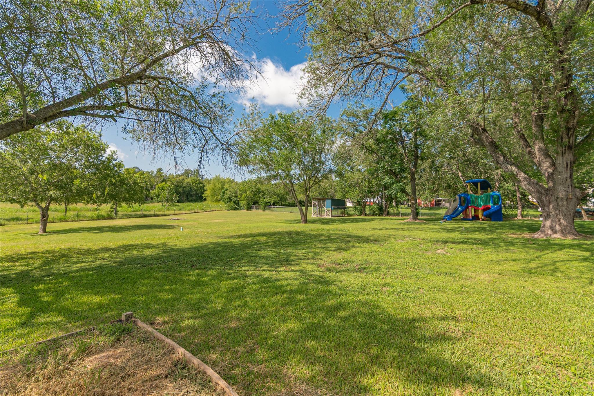 133 Country Acres Dr, Seguin, TX 78155