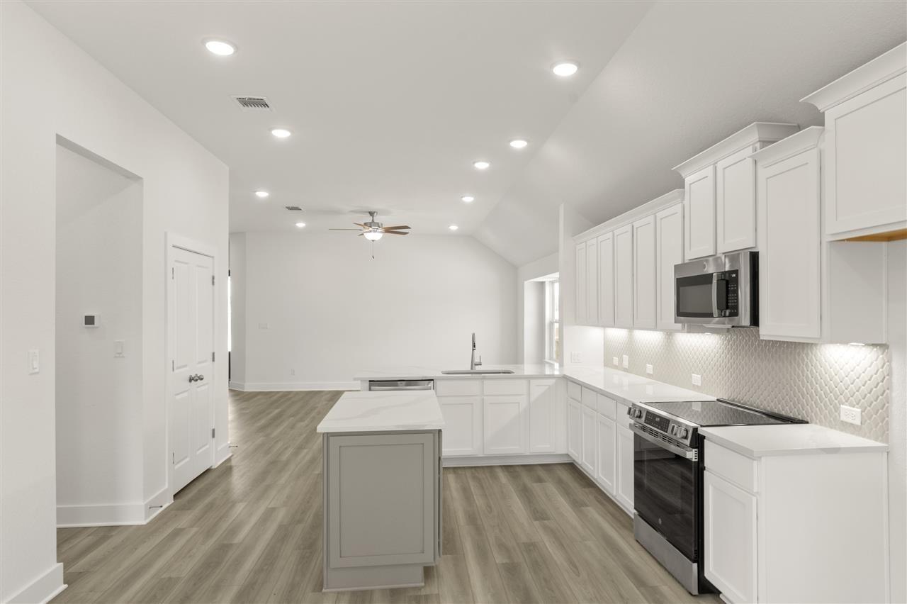 401 Lucky Ave, Bertram, TX 78605