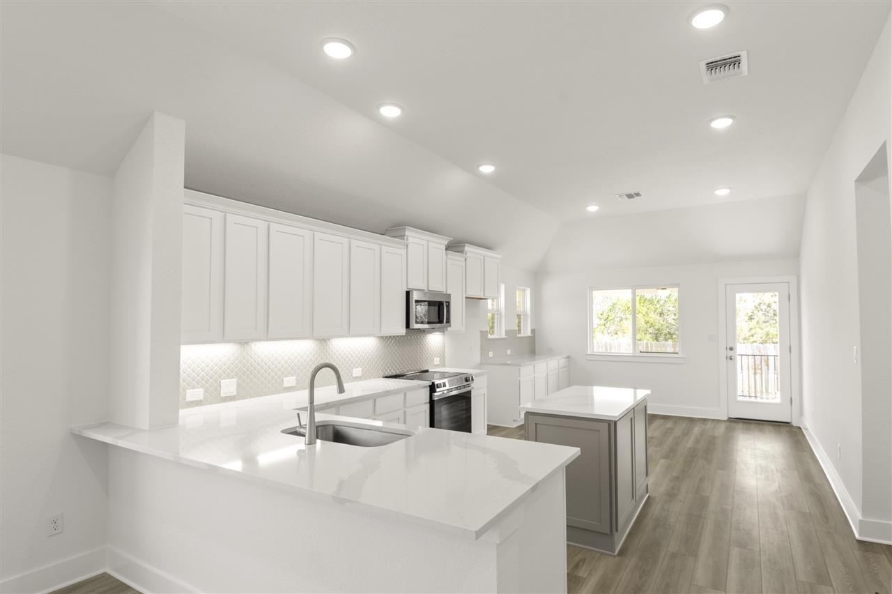 401 Lucky Ave, Bertram, TX 78605