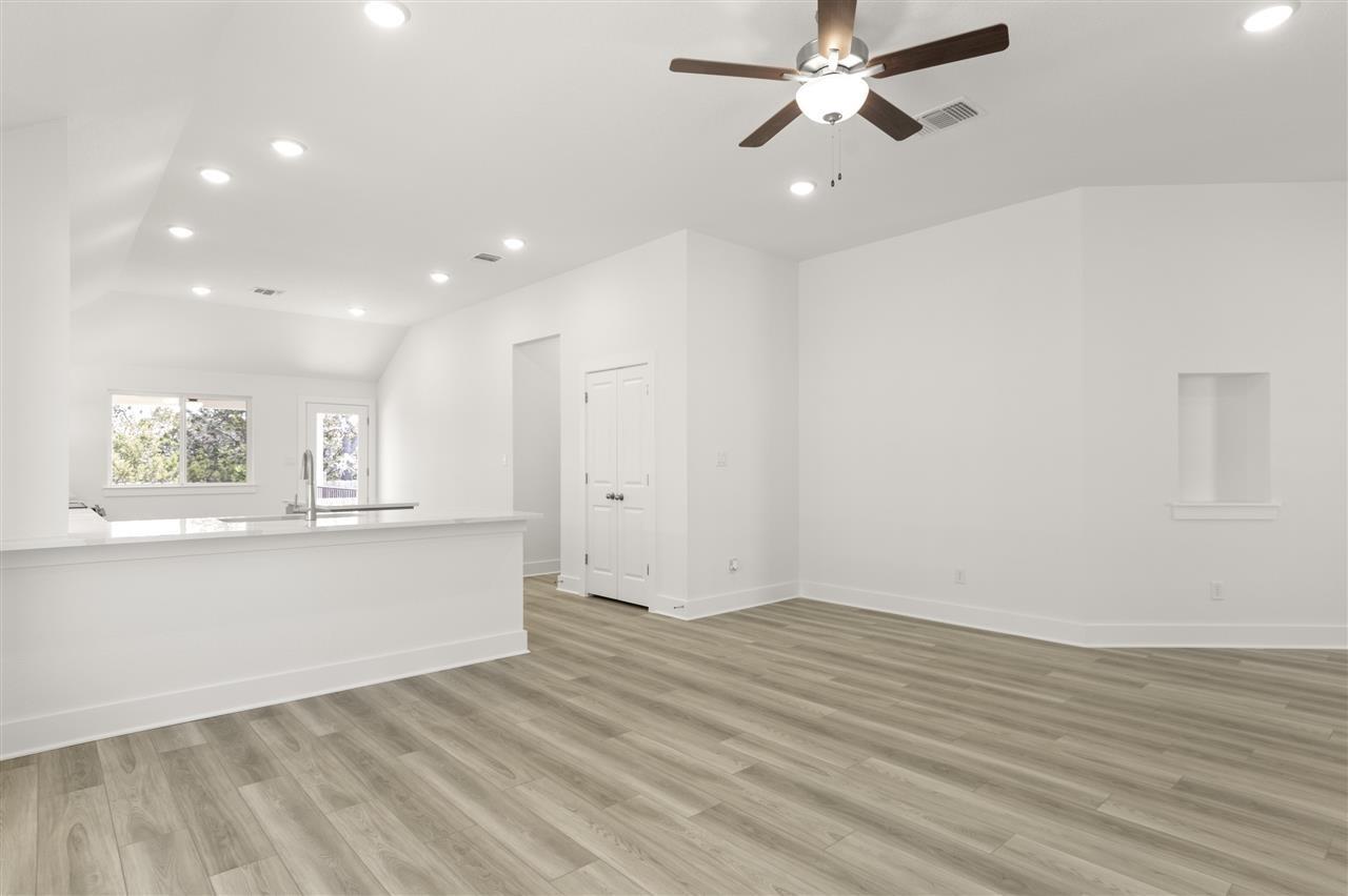 401 Lucky Ave, Bertram, TX 78605