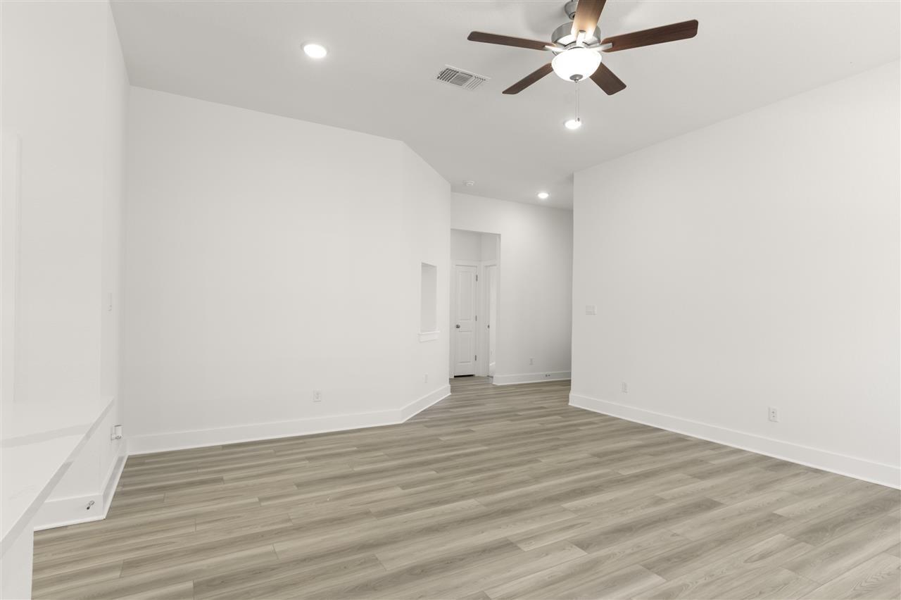 401 Lucky Ave, Bertram, TX 78605