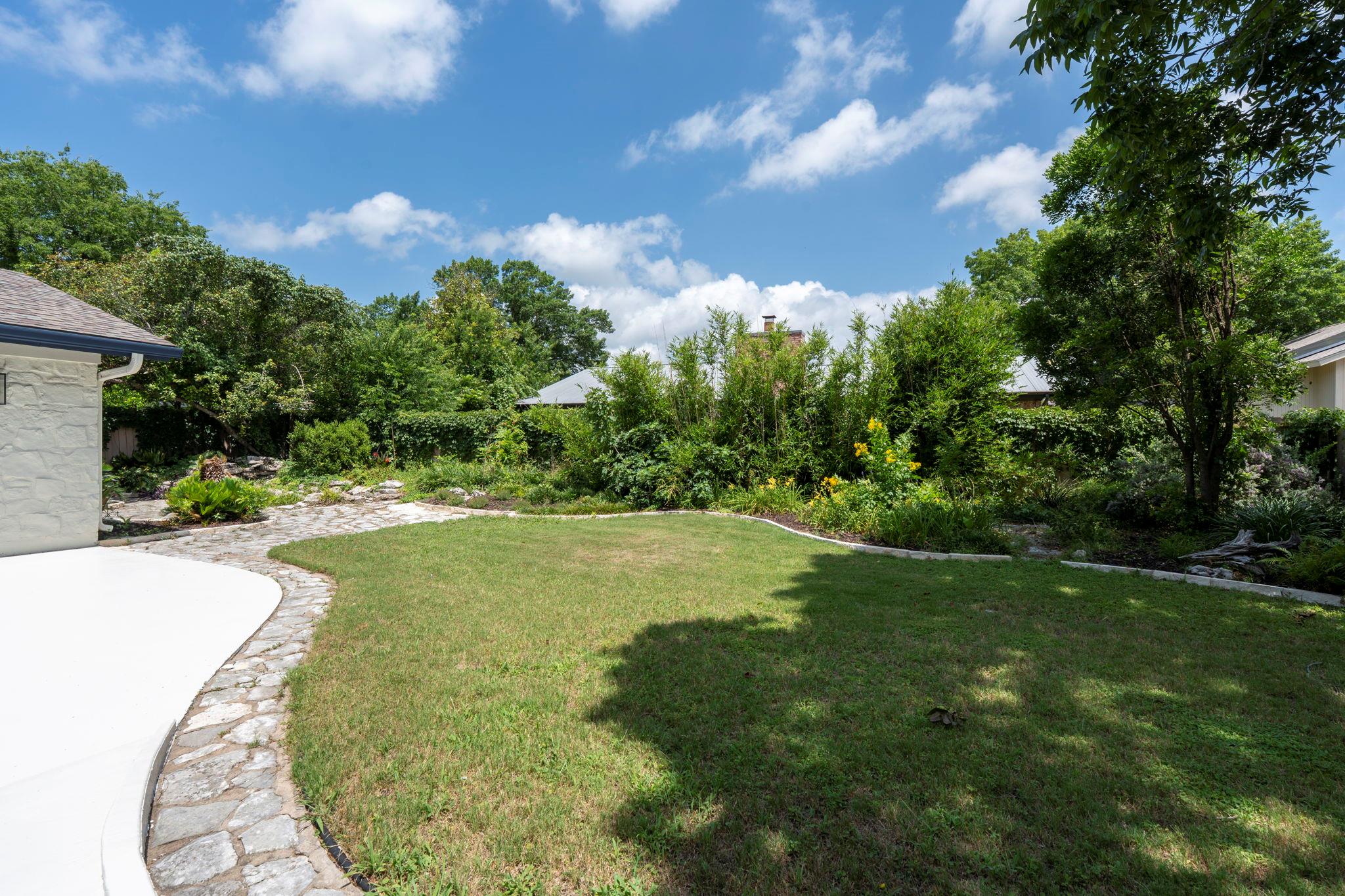 2404 Coral Ridge Cir, Austin, TX 78747