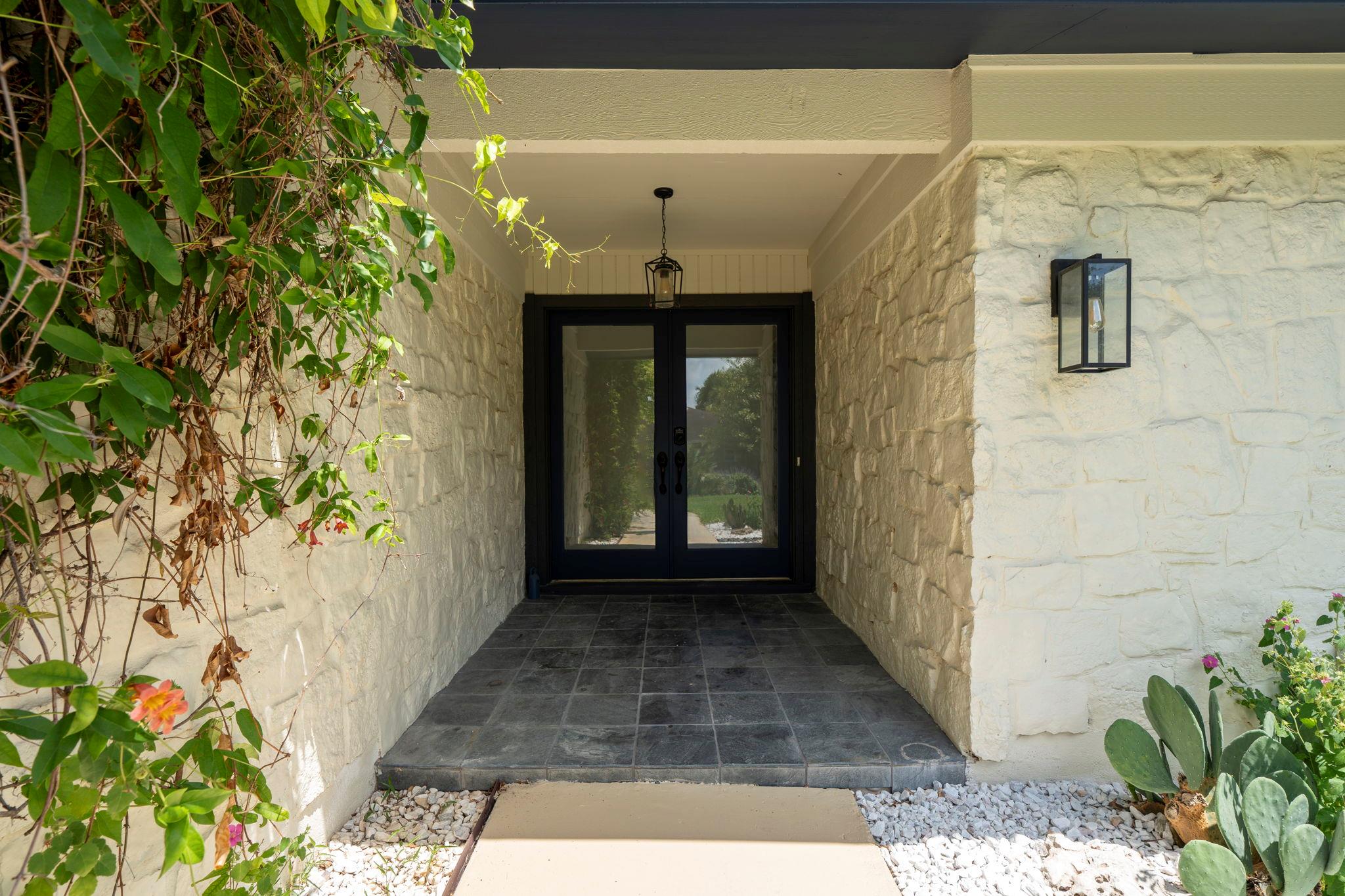 2404 Coral Ridge Cir, Austin, TX 78747
