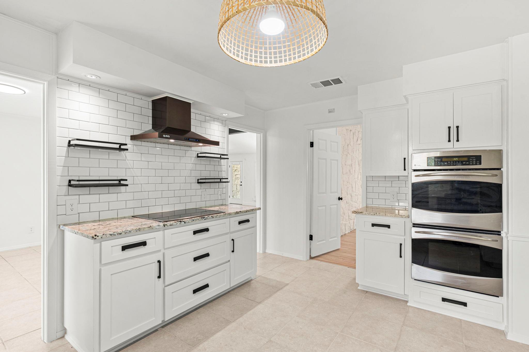 2404 Coral Ridge Cir, Austin, TX 78747