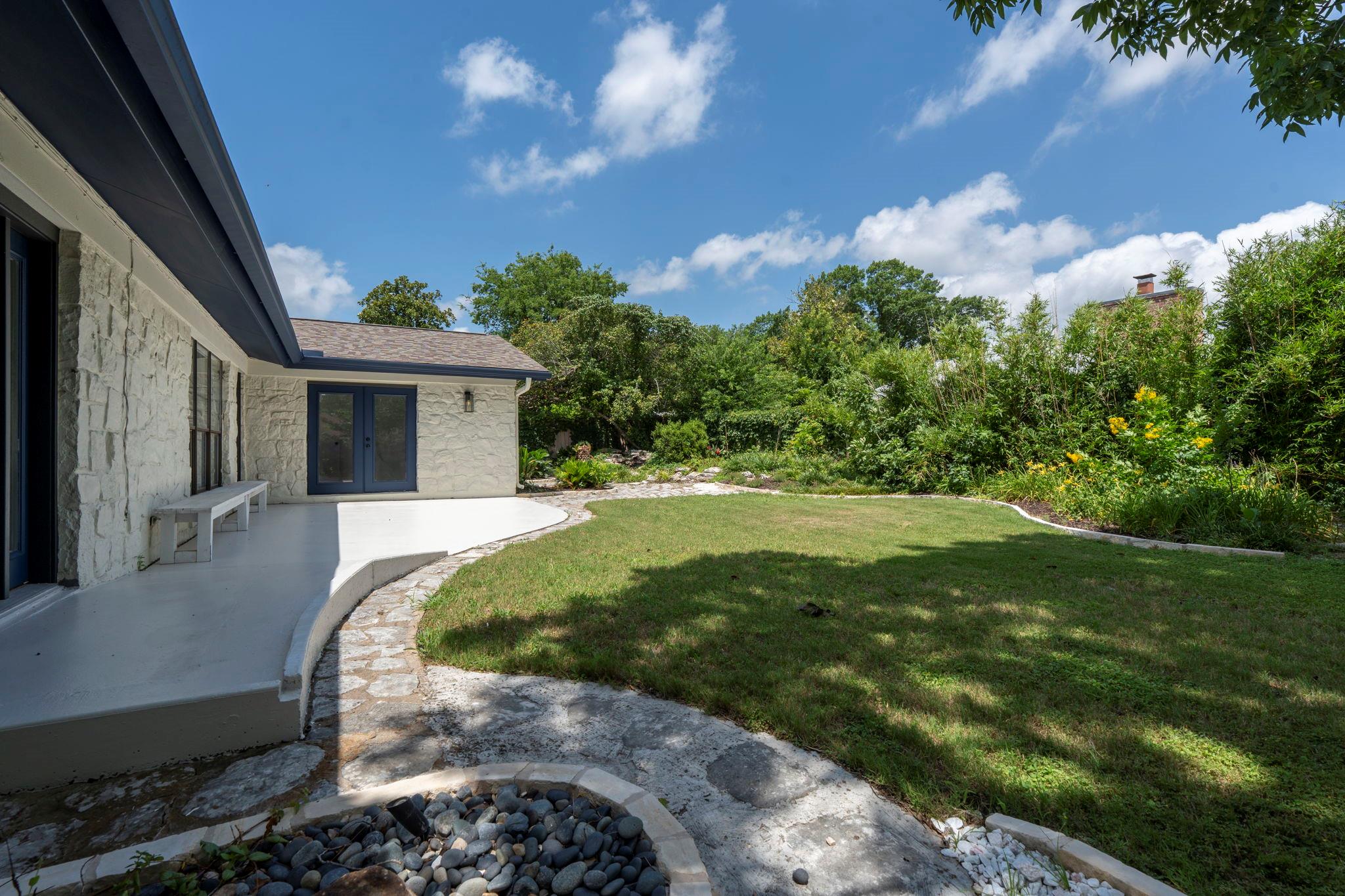 2404 Coral Ridge Cir, Austin, TX 78747