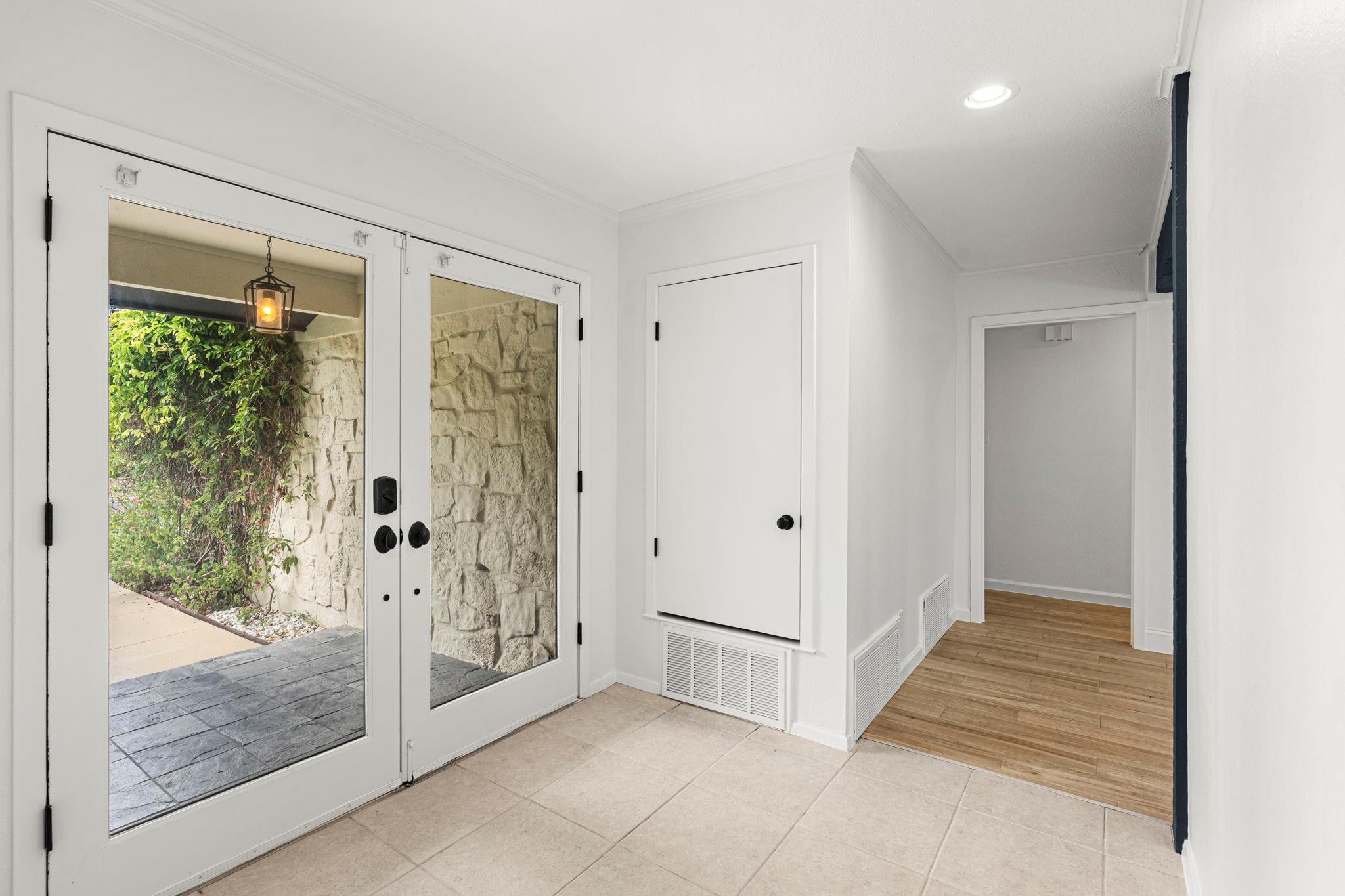 2404 Coral Ridge Cir, Austin, TX 78747