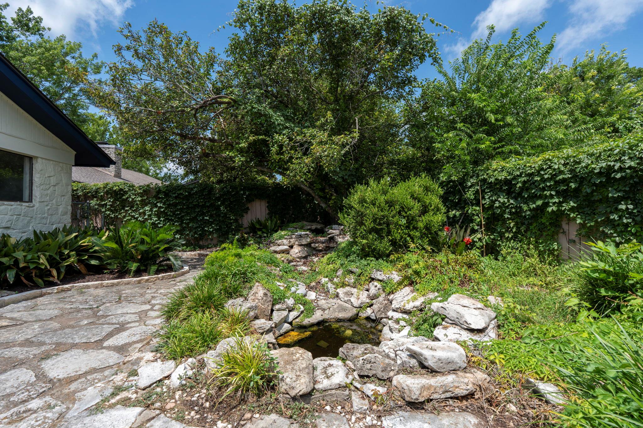 2404 Coral Ridge Cir, Austin, TX 78747