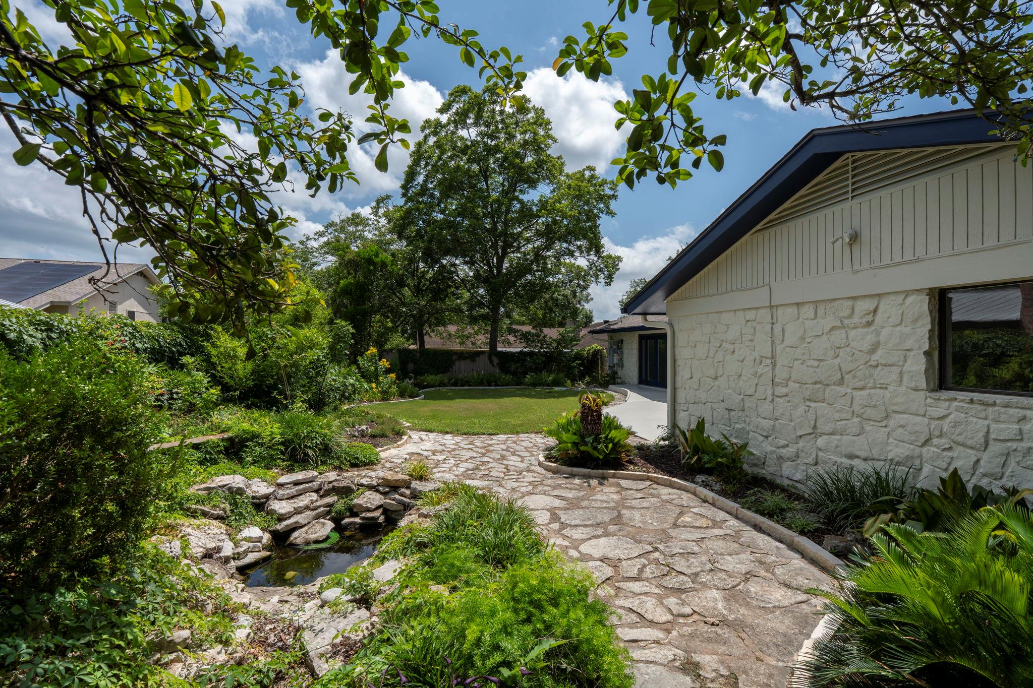 2404 Coral Ridge Cir, Austin, TX 78747