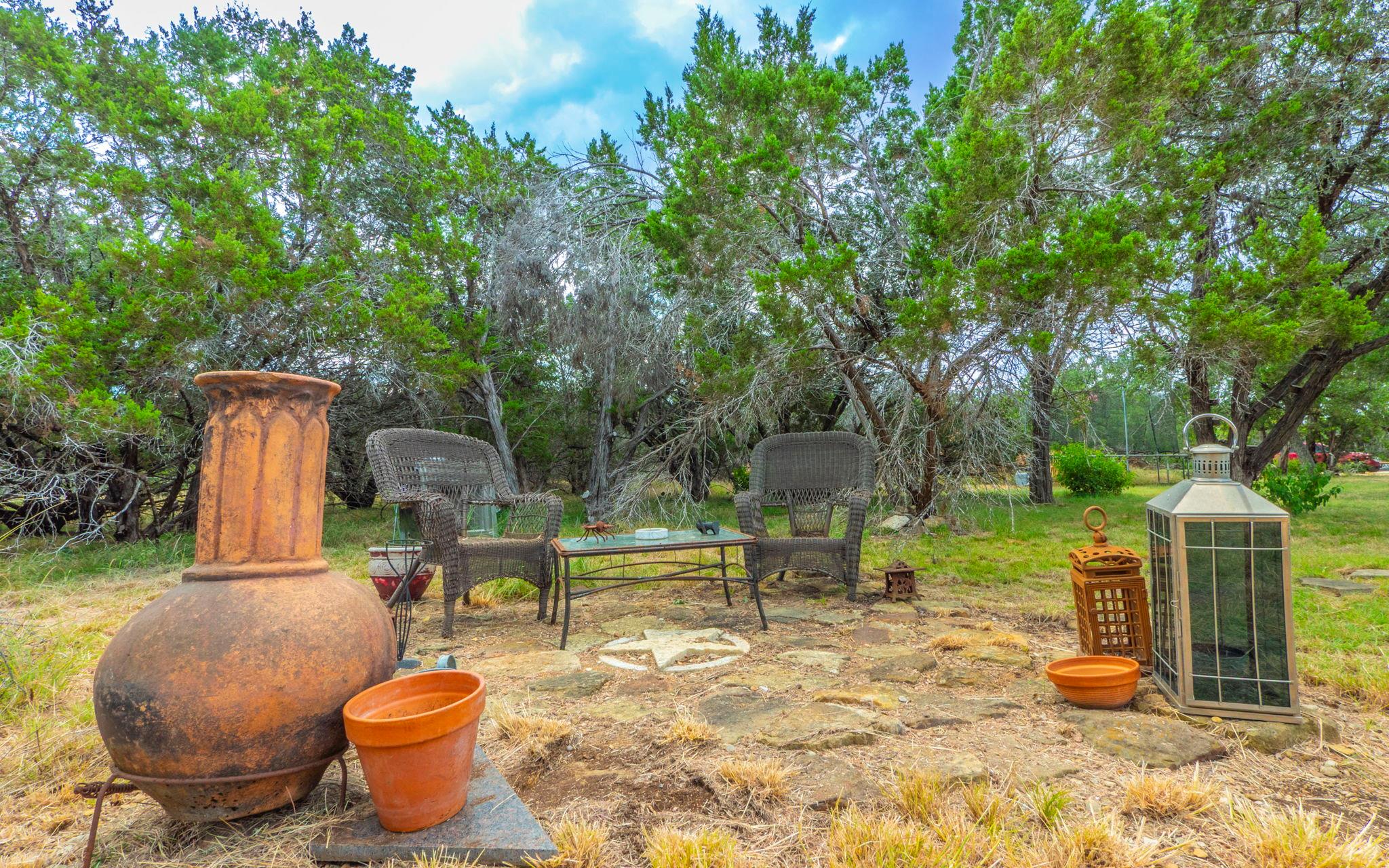 210 W Lakeshore Dr, Dripping Springs, TX 78620