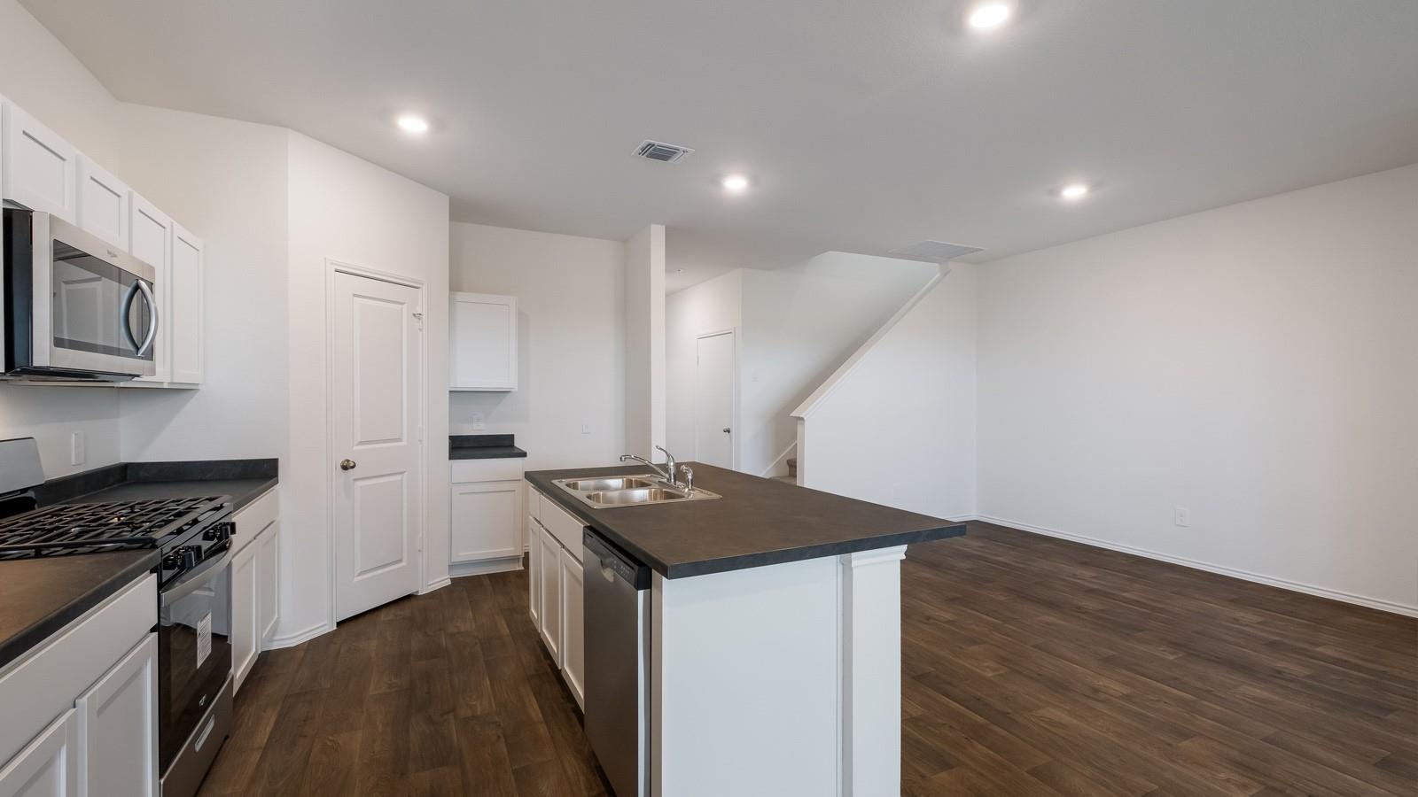 111 Palestine Trl, Kyle, TX 78640