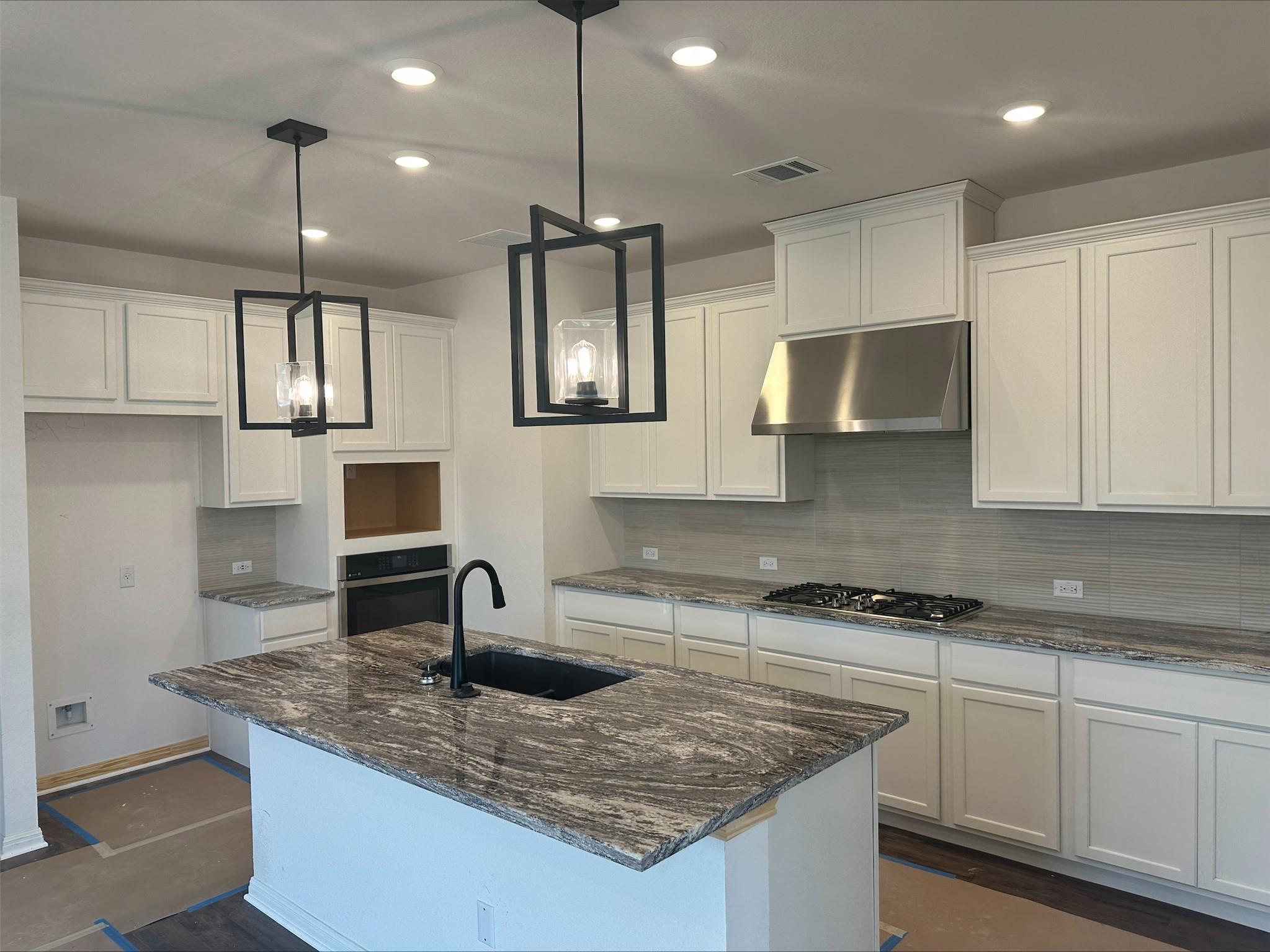 300 Horsemint Ln, Georgetown, TX 78633