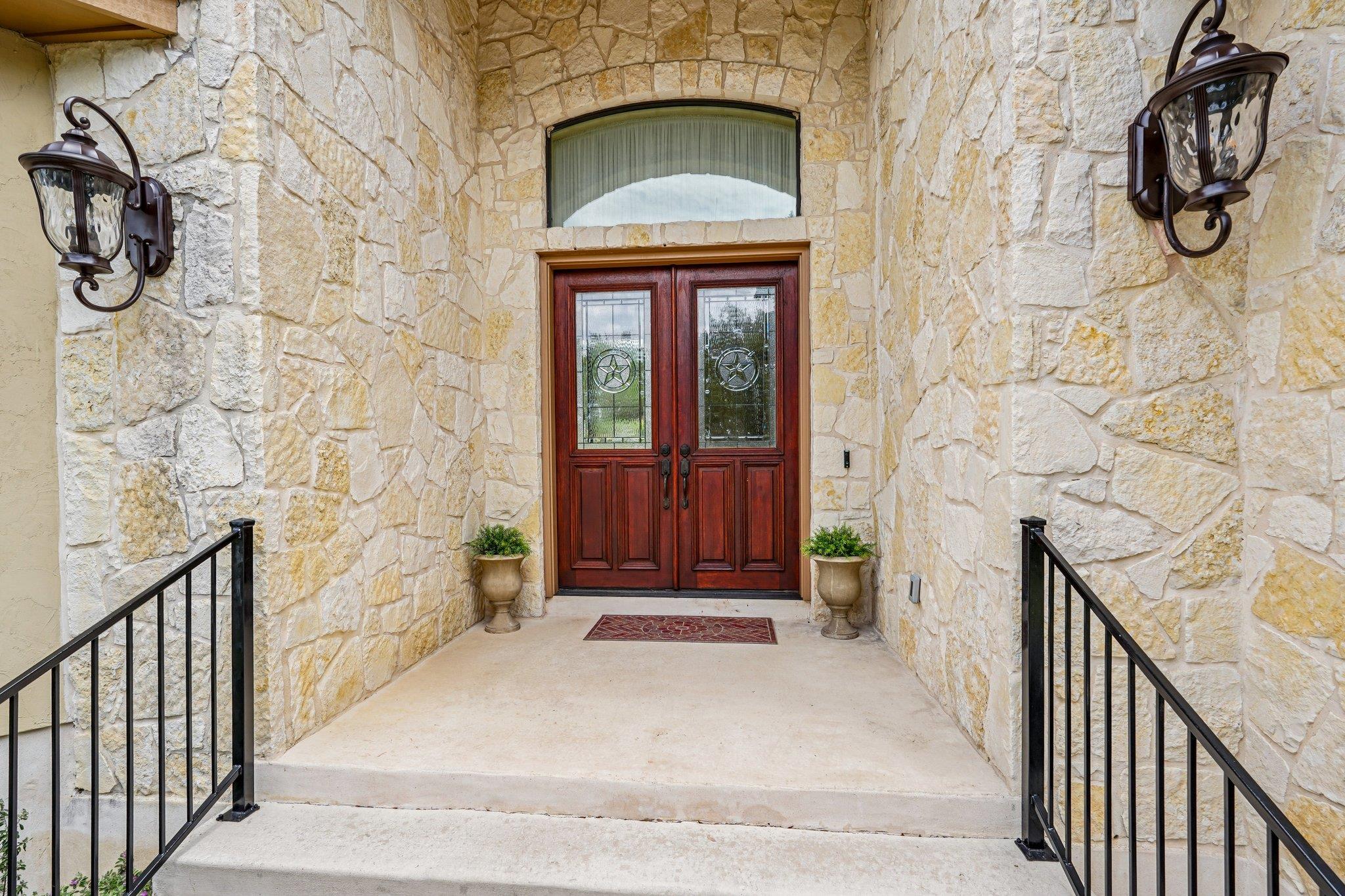 388 Scarlet Ct, Canyon Lake, TX 78133