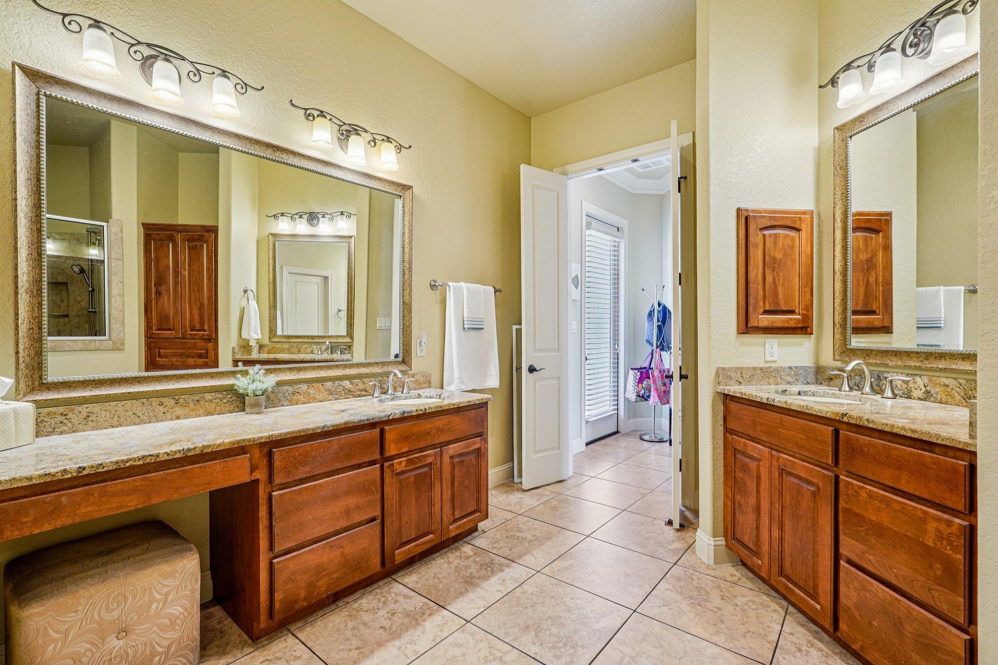 388 Scarlet Ct, Canyon Lake, TX 78133