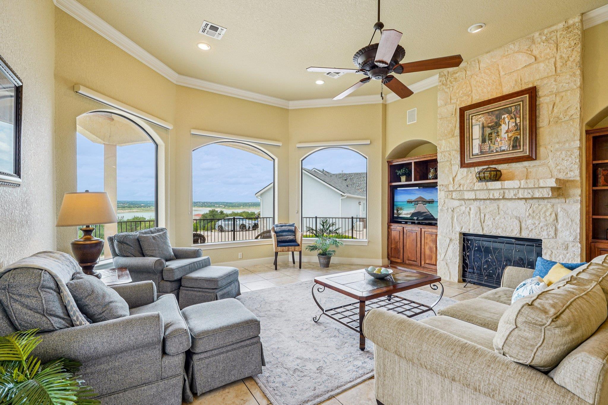 388 Scarlet Ct, Canyon Lake, TX 78133