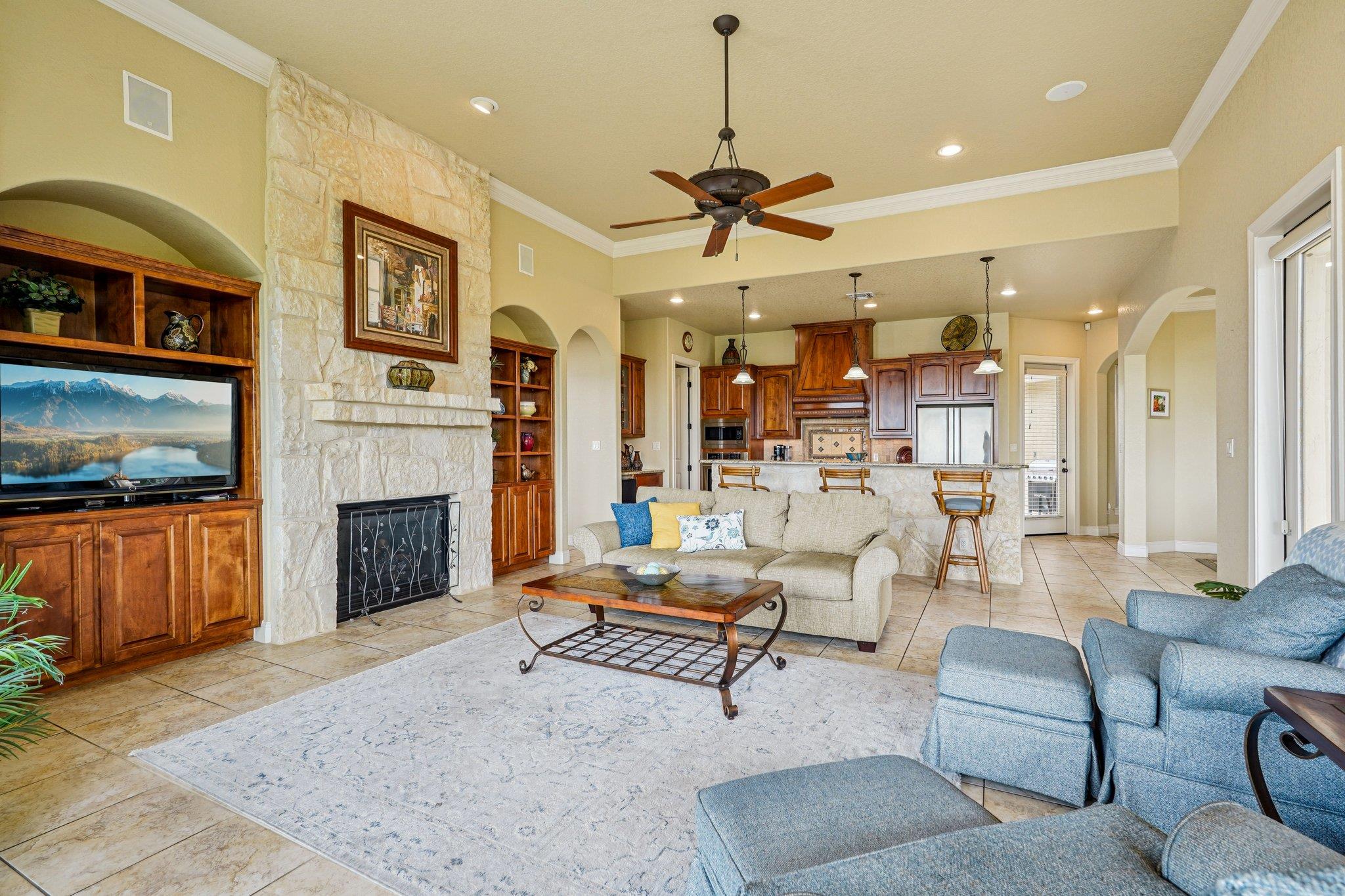 388 Scarlet Ct, Canyon Lake, TX 78133