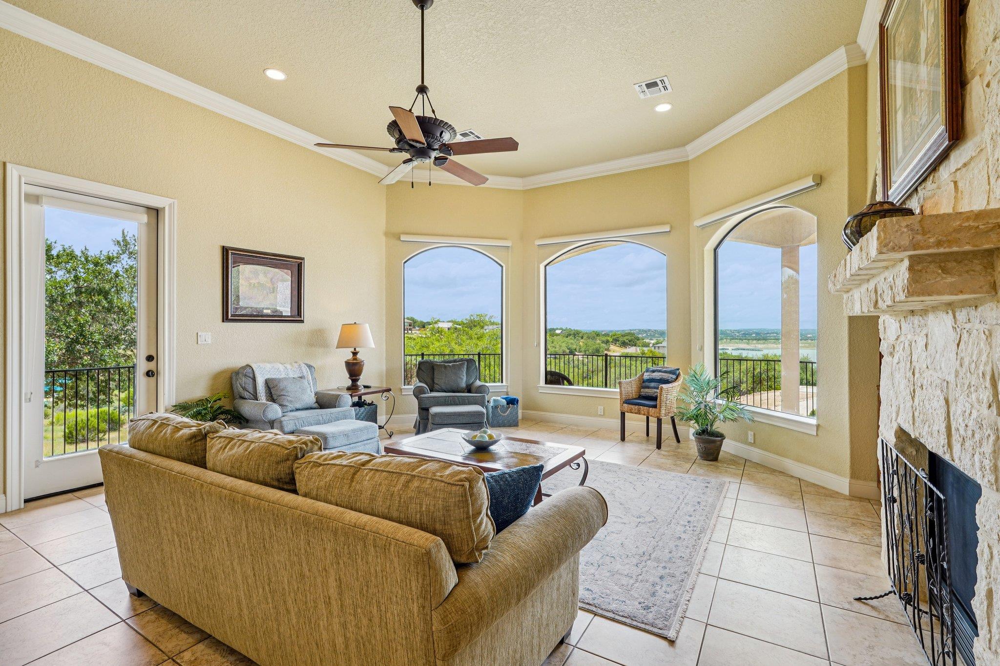 388 Scarlet Ct, Canyon Lake, TX 78133