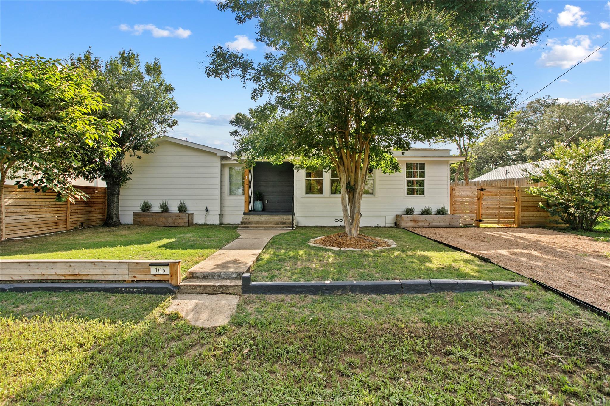103 N Avenue C, Johnson City, TX 78636