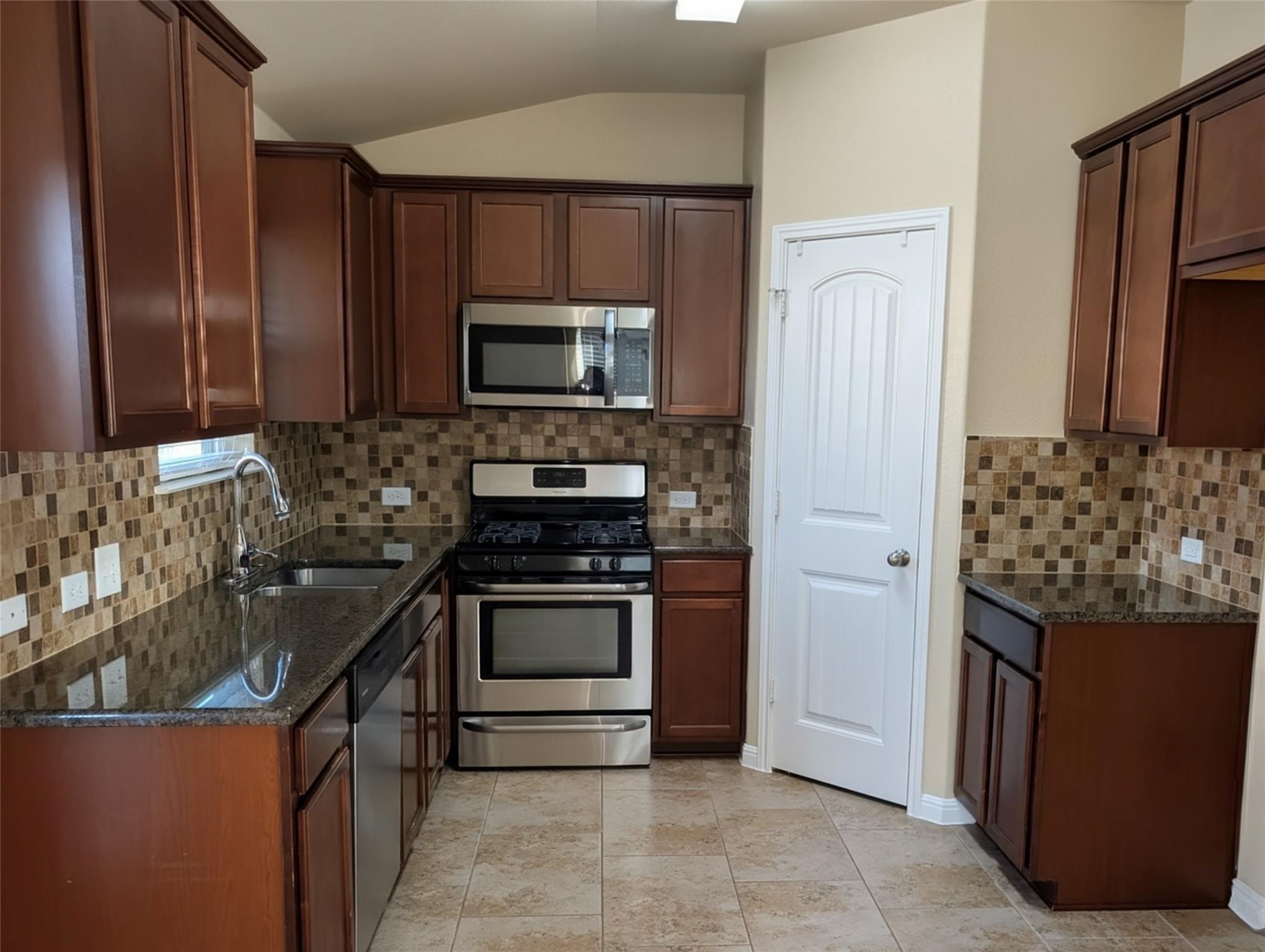 116 Moulins Ln, Georgetown, TX 78626