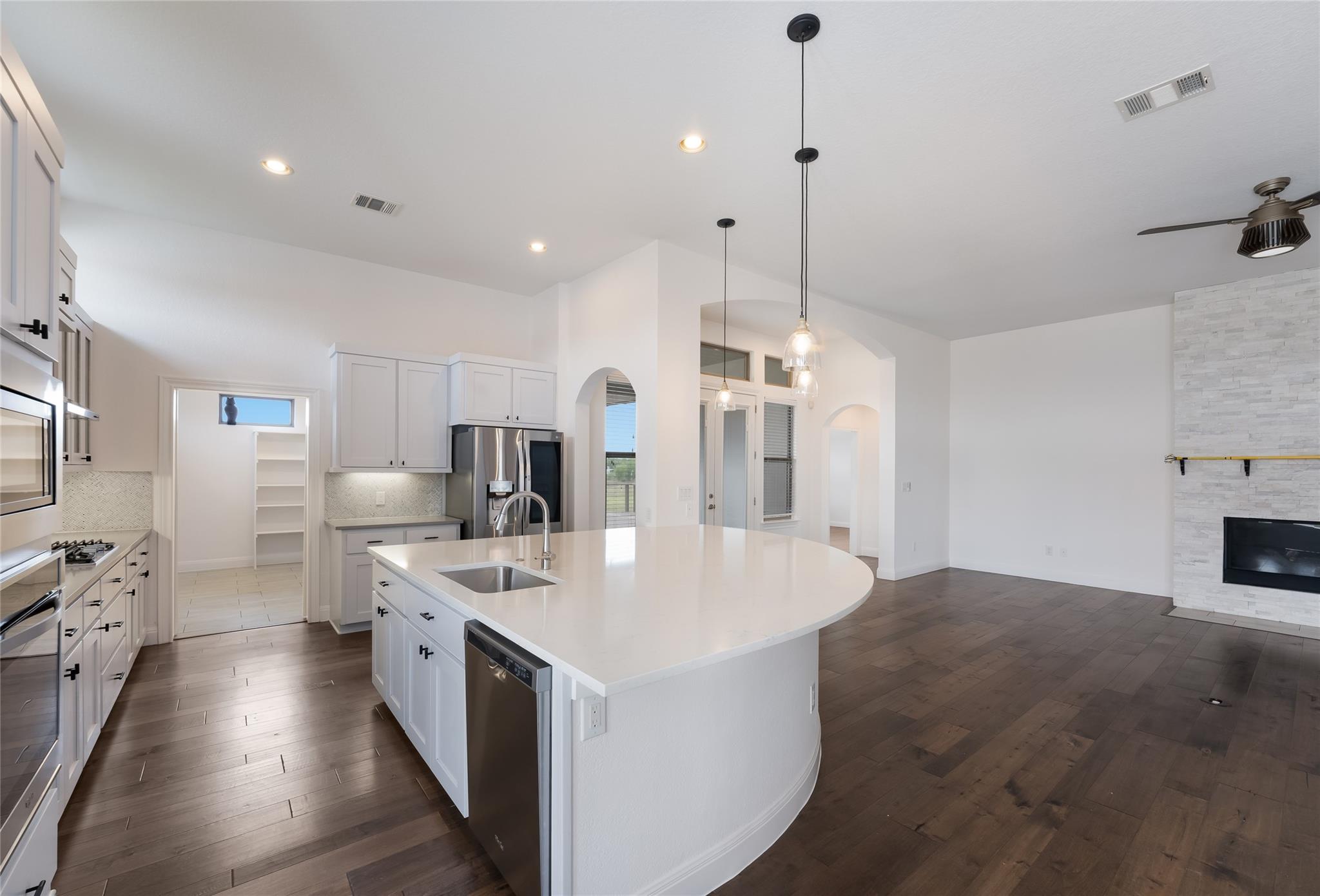 212 Ferryboat Ln, New Braunfels, TX 78130