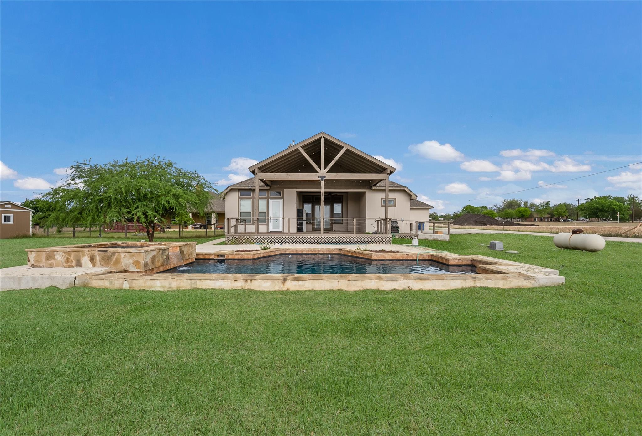 212 Ferryboat Ln, New Braunfels, TX 78130