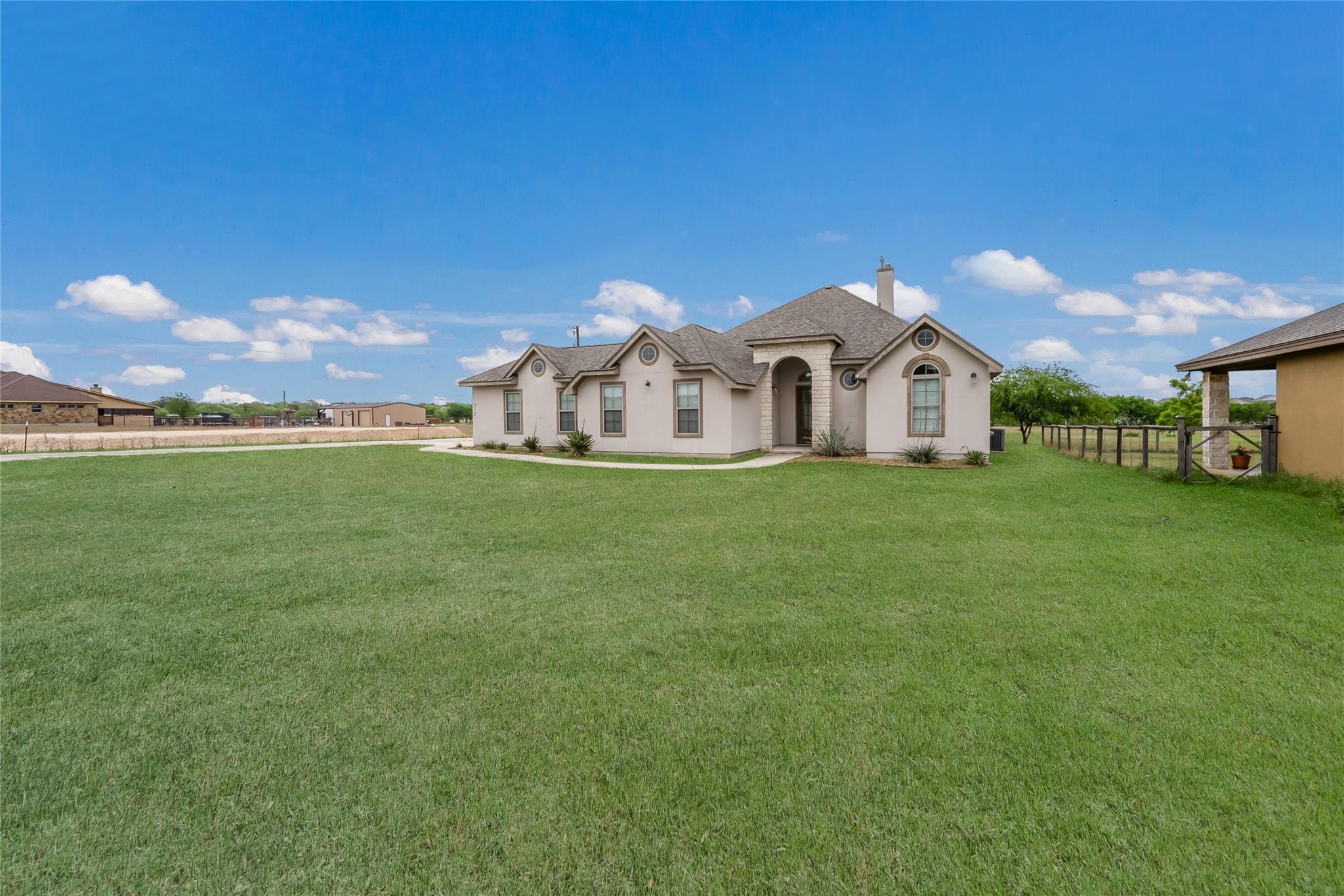 212 Ferryboat Ln, New Braunfels, TX 78130