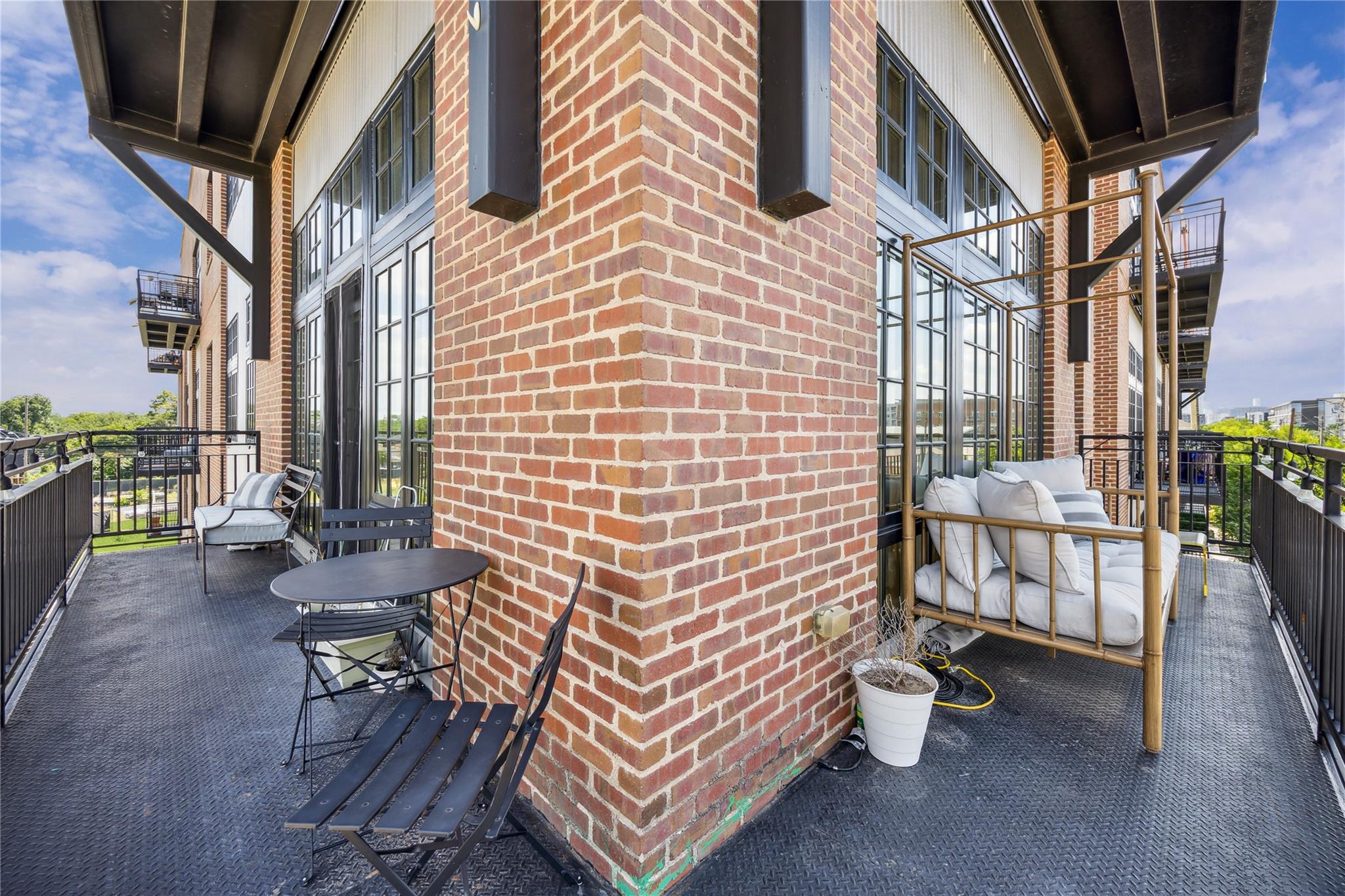 2235 E 6th St # 301, Austin, TX 78702