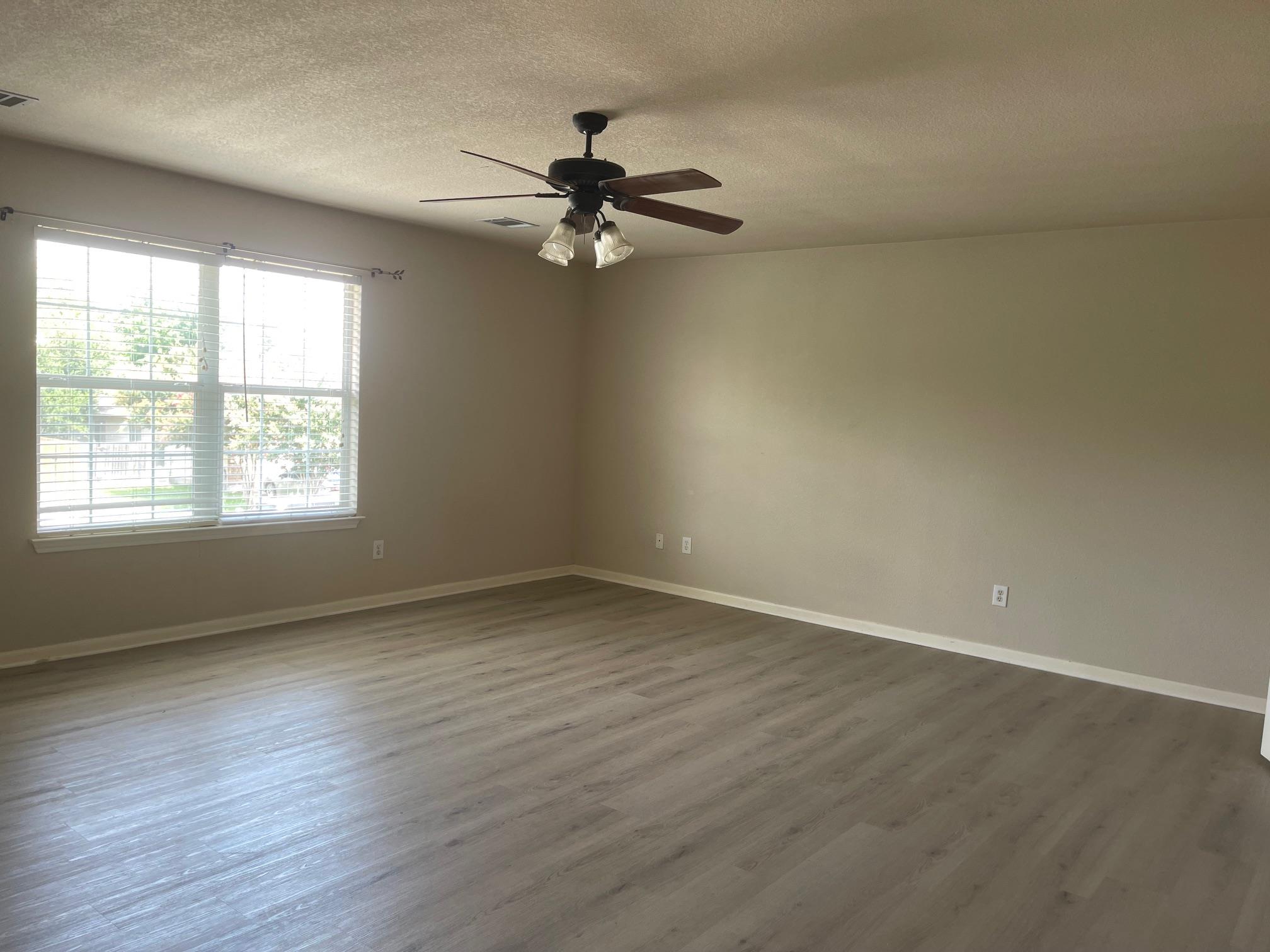 1427 Newbury St, Georgetown, TX 78626