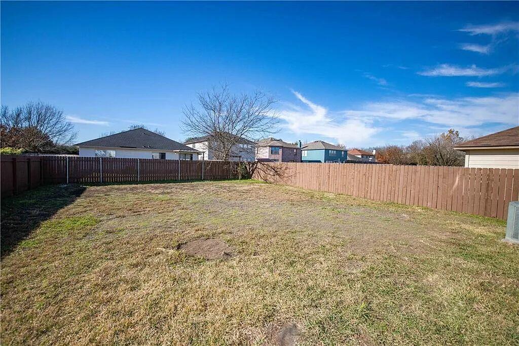 2208 Bluebonnet Dr, Round Rock, TX 78664