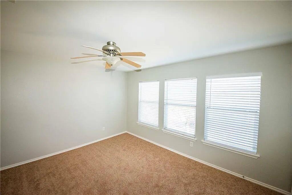 2208 Bluebonnet Dr, Round Rock, TX 78664