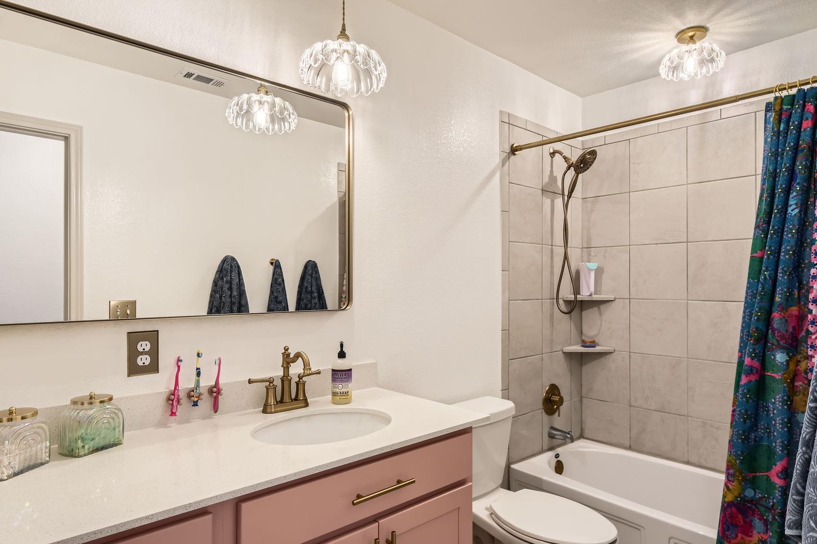 261 Mendoza, Kyle, TX 78640