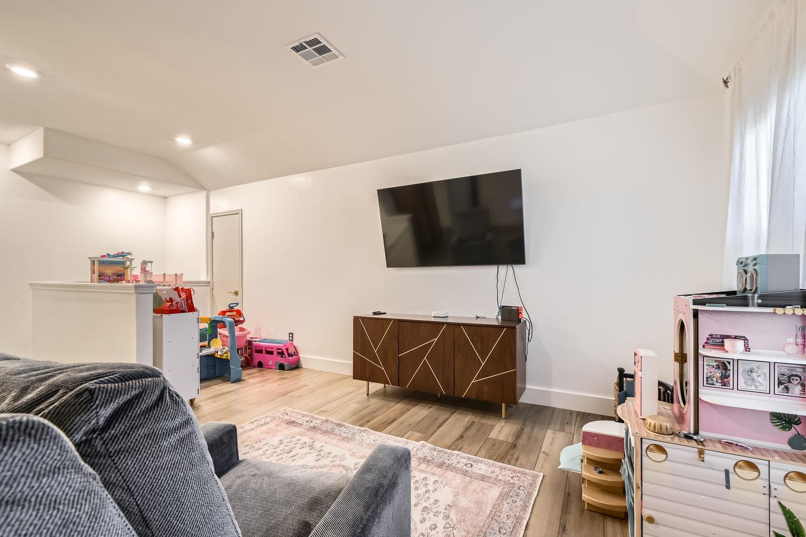 261 Mendoza, Kyle, TX 78640