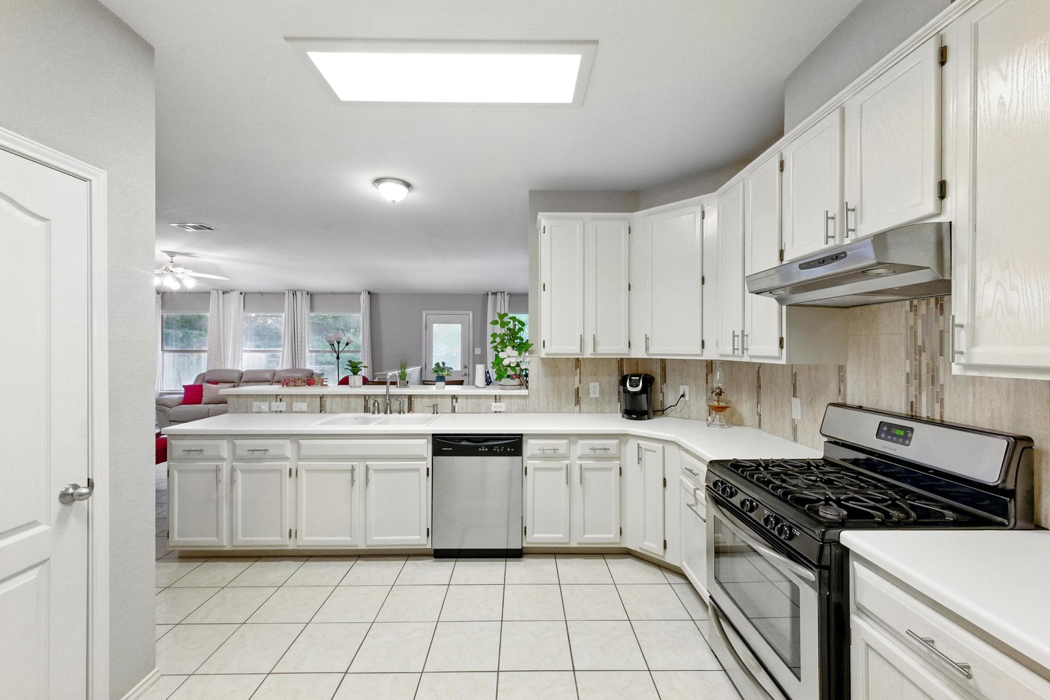 9602 Tea Rose Trl, Austin, TX 78748