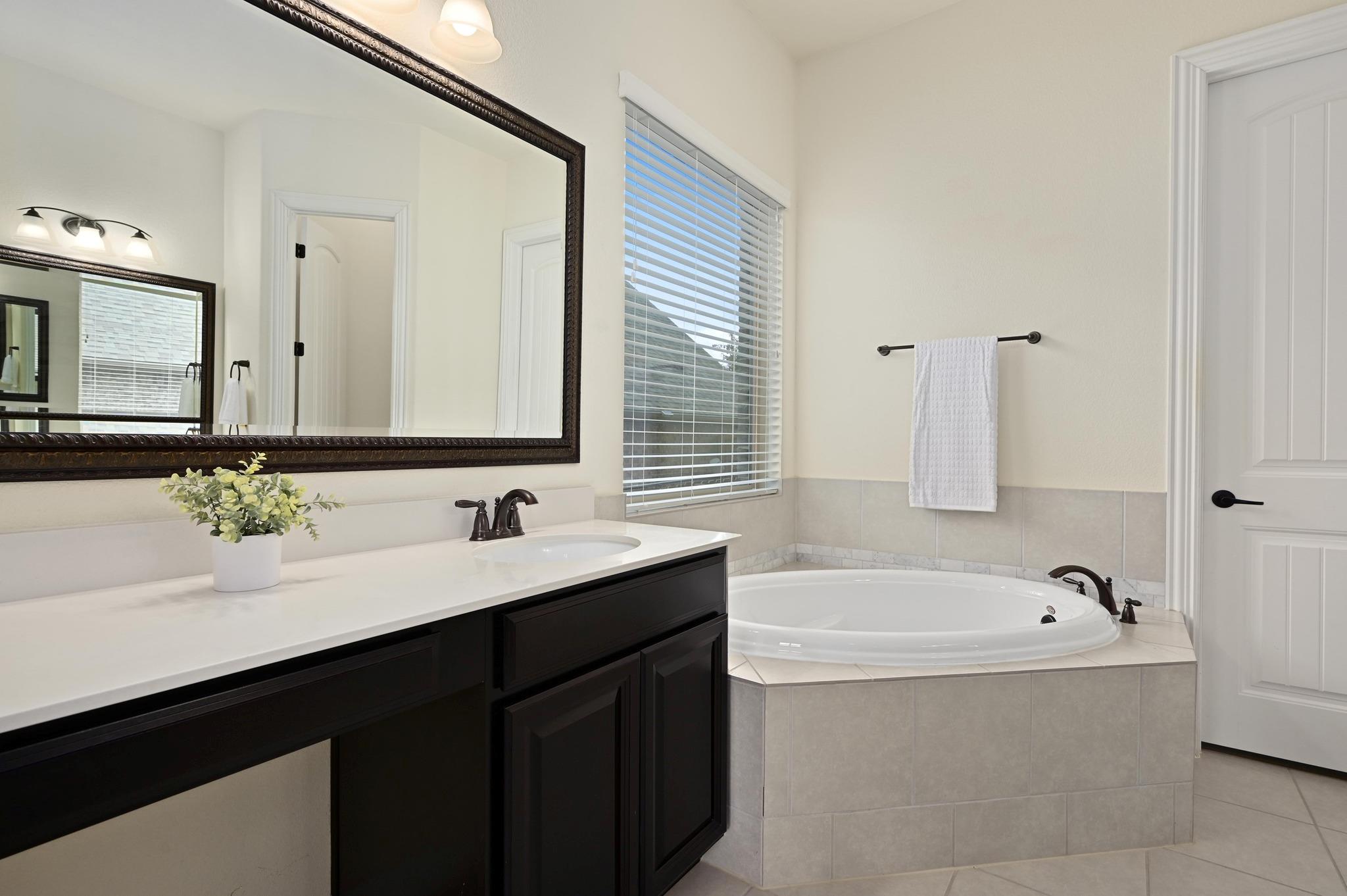 1113 Hartman Dr, Leander, TX 78641