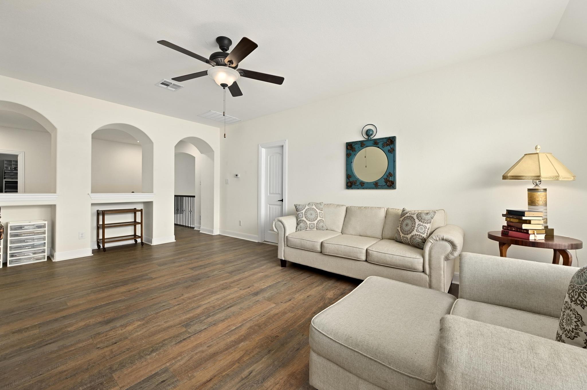 1113 Hartman Dr, Leander, TX 78641