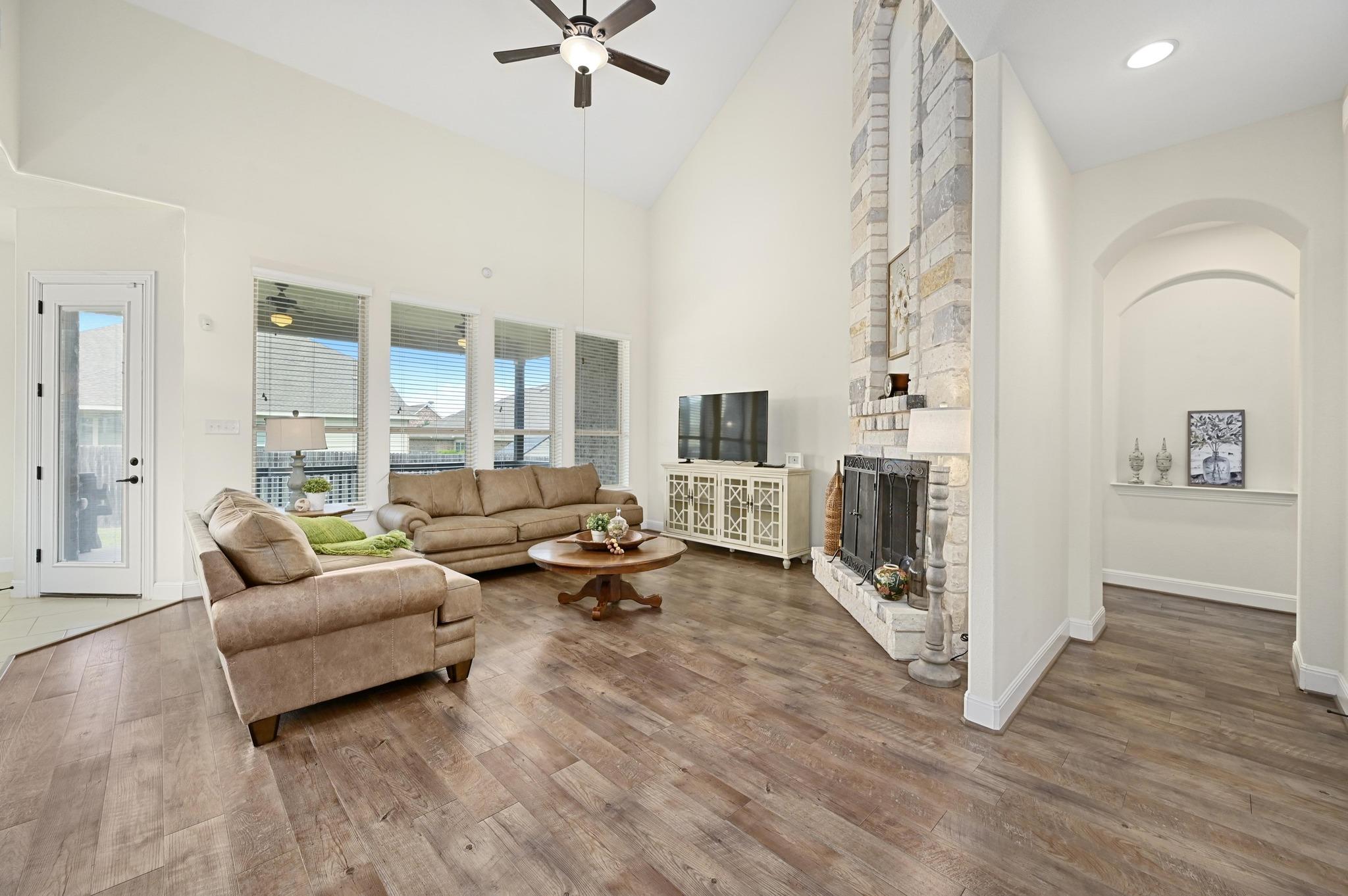 1113 Hartman Dr, Leander, TX 78641