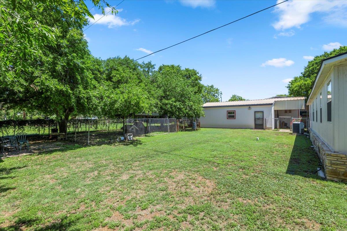 208 Purser St, Liberty Hill, TX 78642