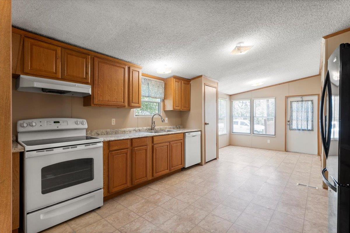 208 Purser St, Liberty Hill, TX 78642