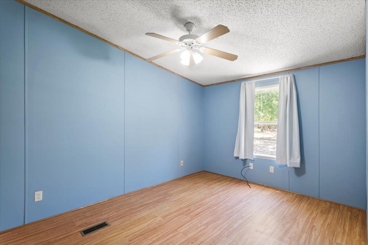 208 Purser St, Liberty Hill, TX 78642